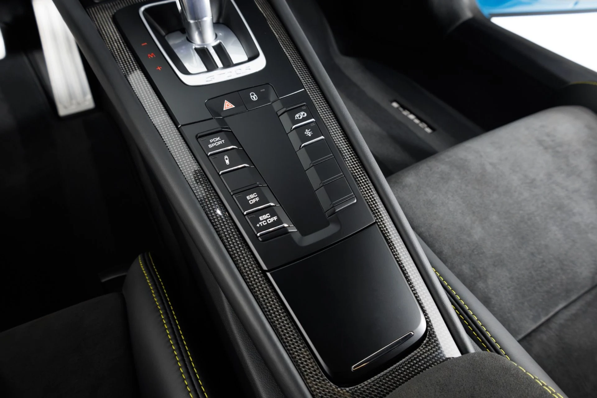 mph023_98558922_Used_2018_Porsche_911_GT_2_RS_1783631648_49f2c702d2