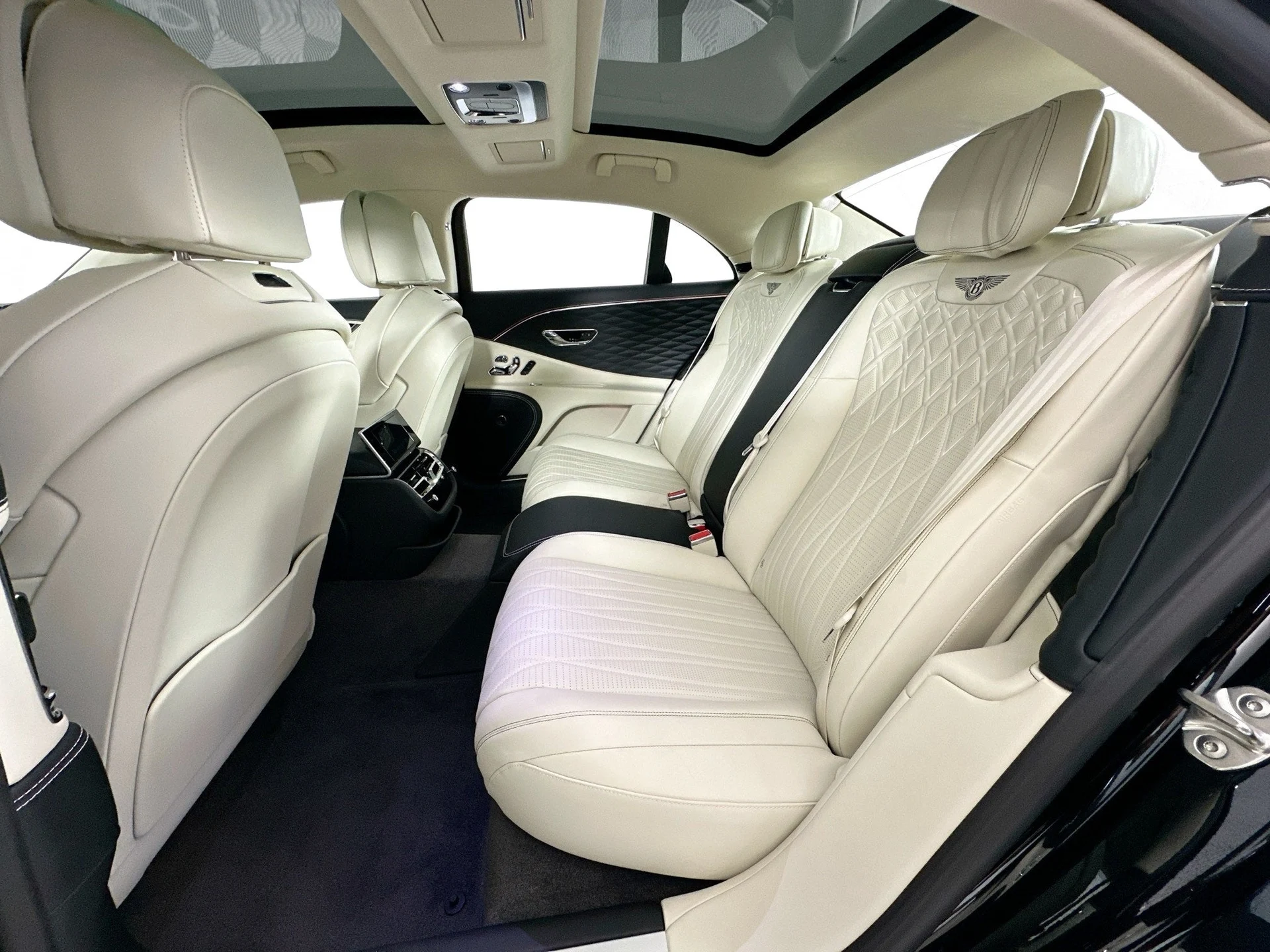 mph023_988589067_24_537238ba04