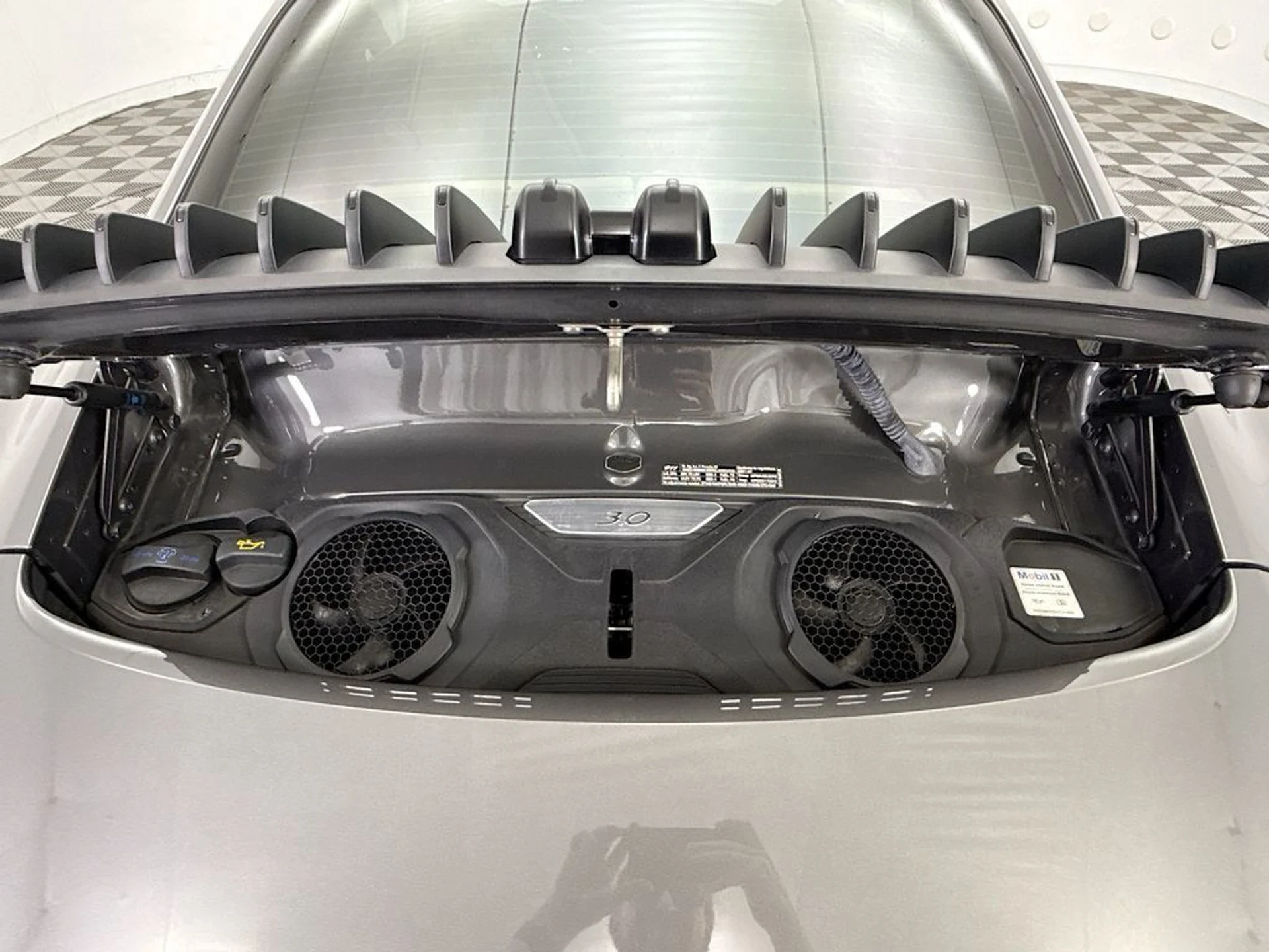 mph023_989945177_used_2021_porsche_911_carreracoupe_8119_22991528_24_1024_ff4caed5d7