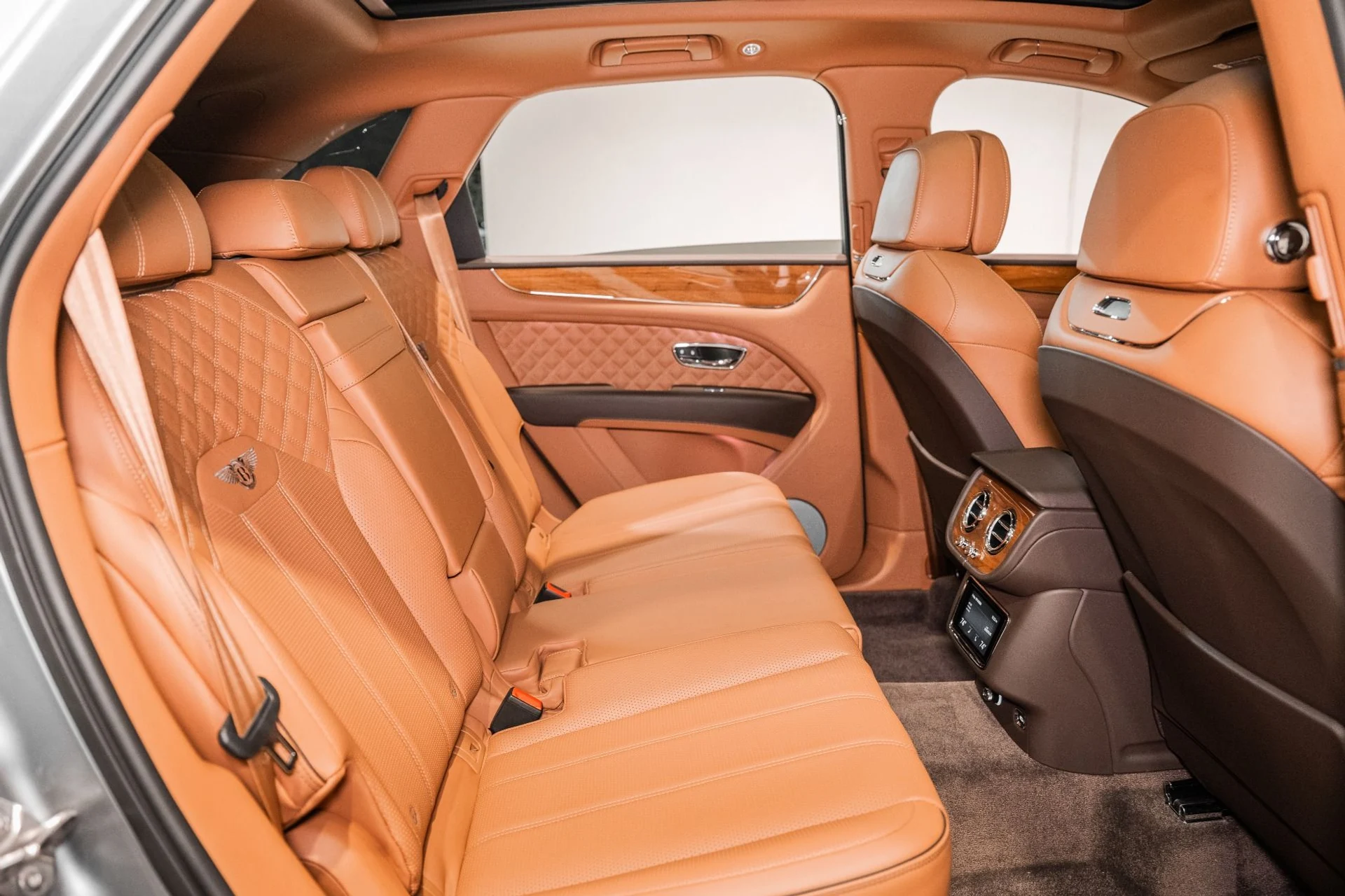mph023_99287849_Used_2022_Bentley_Bentayga_V8_1792247814_02558982b2