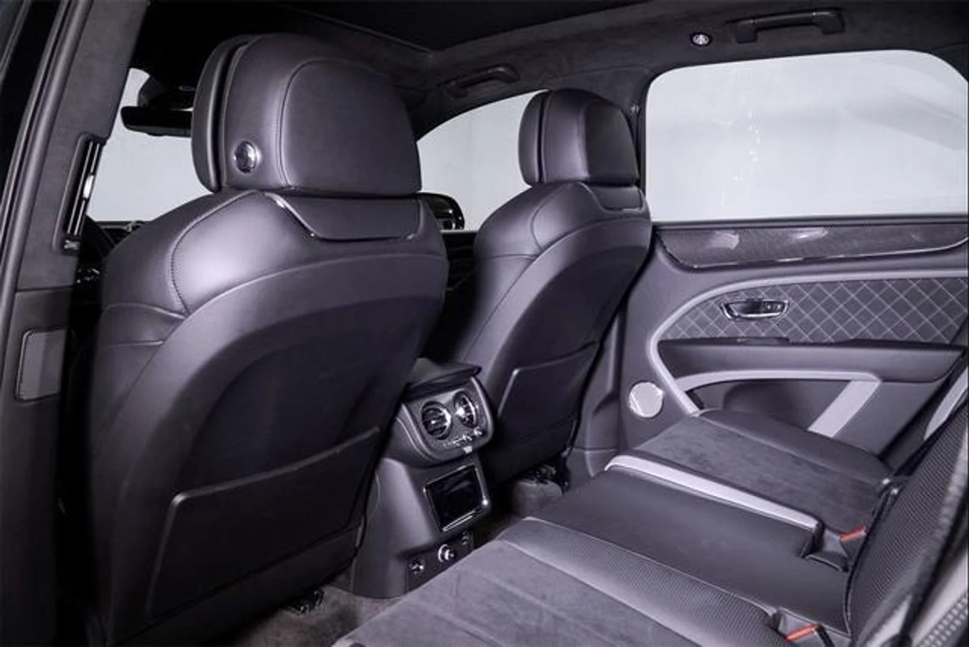 mph023_VP_46_n_SXC_c_Lk_O_Md_Jy_N_Ktus_I_Qc_A_4c00510166