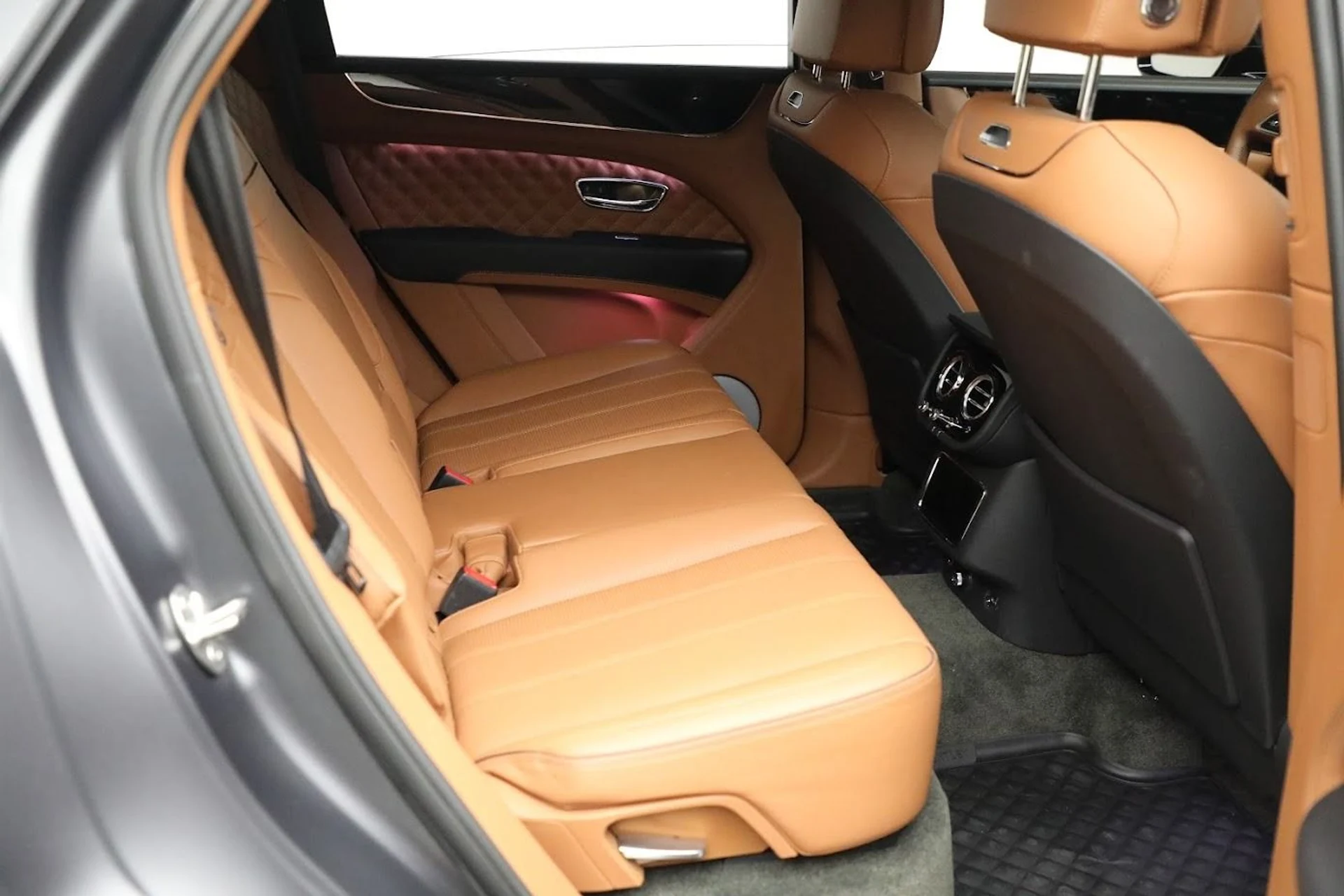 mph024_1003178508_Used_2023_Bentley_Bentayga_S_V8_4a3784e5e8