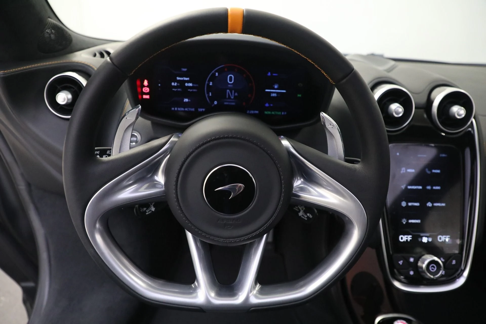 mph024_1006617452_Used_2023_Mc_Laren_GT_Luxe_1330ea1a3b