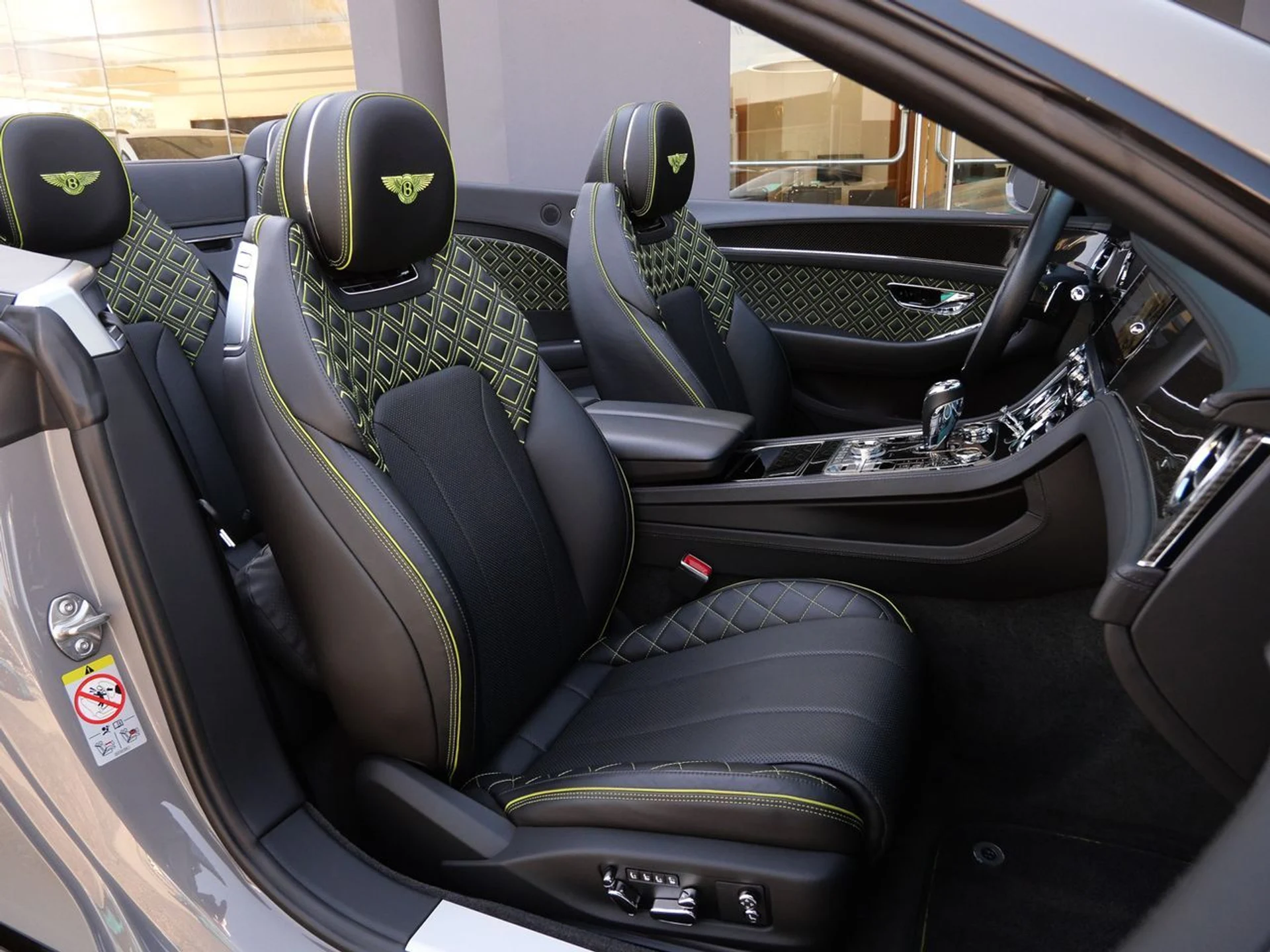 mph024_1008400122_feaf3cfcbb95e9b94bd3604ab86aedbax_aa4f90a6d1