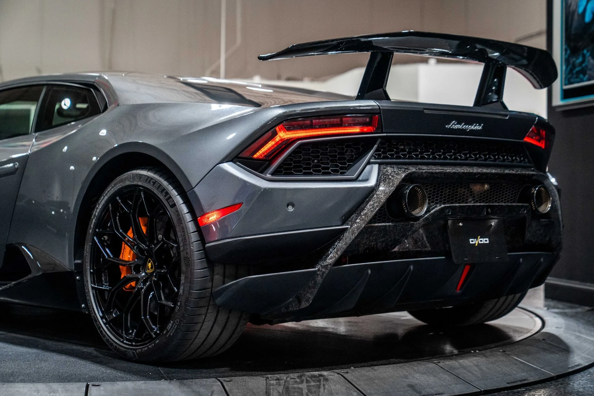 mph024_1023749024_Used_2019_Lamborghini_Huracan_LP_640_4_Performante_1767503962_7443bc1c80