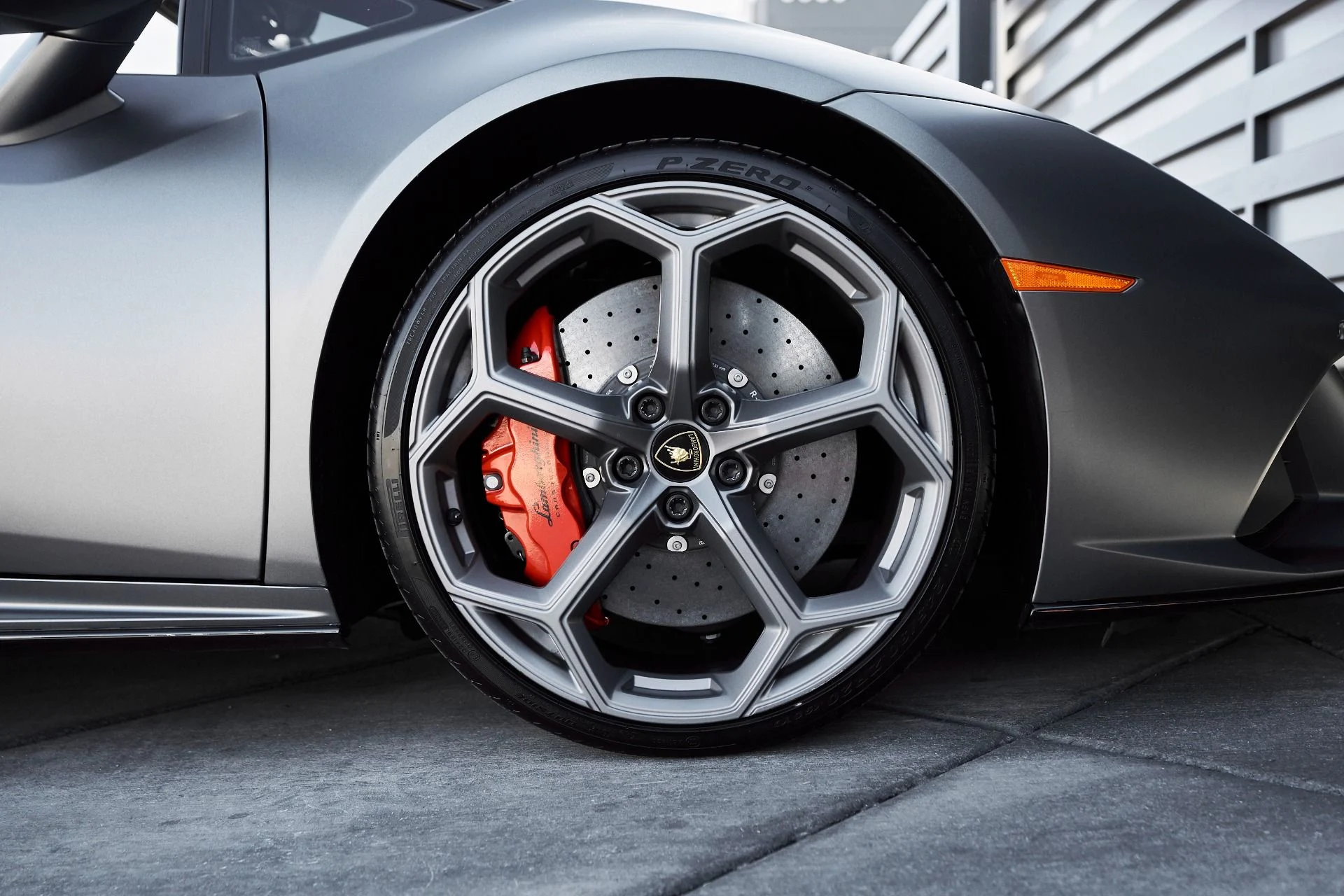 mph024_1026046069_Used_2022_Lamborghini_Huracan_EVO_Base_1761357586_b4a39d3a98