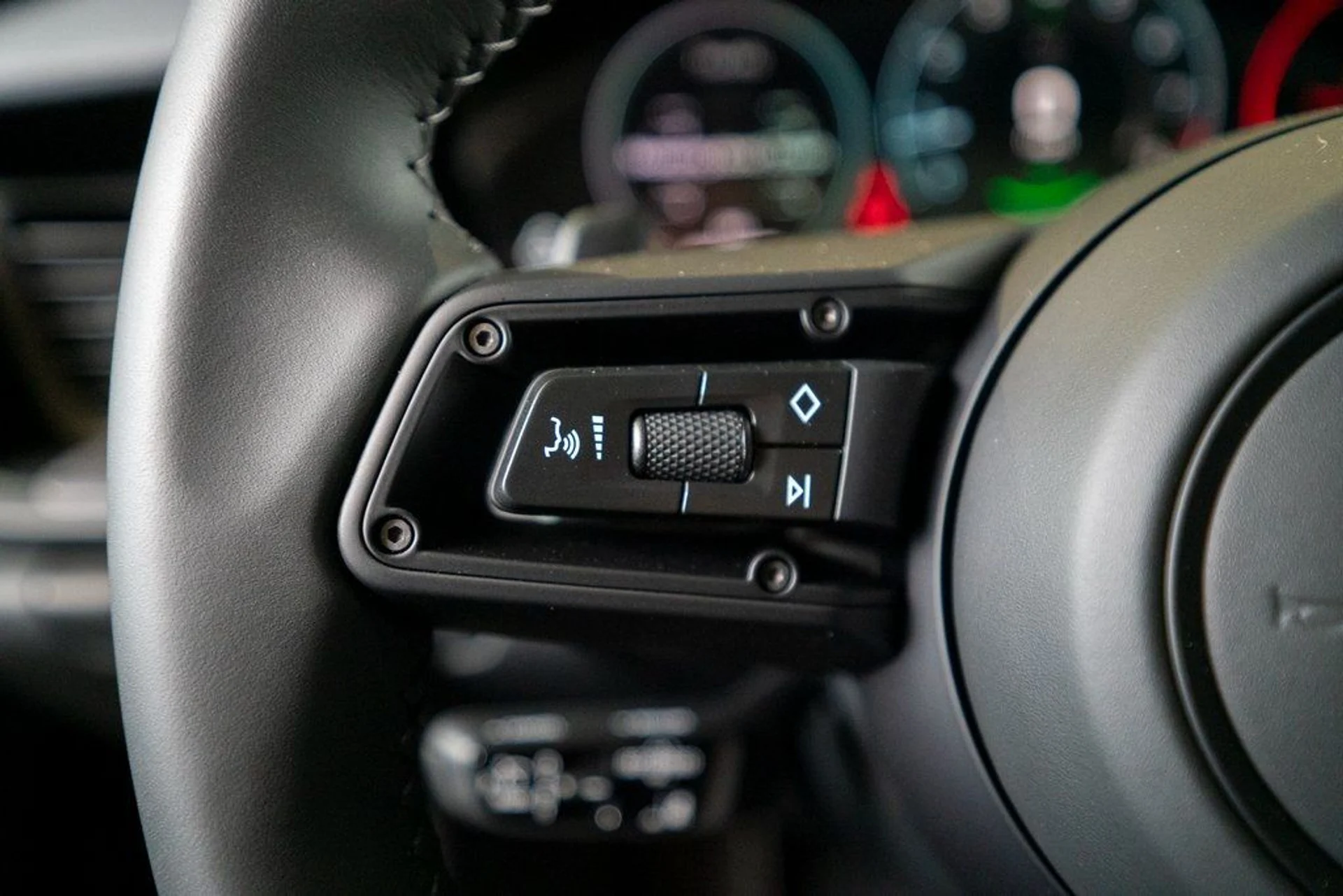 mph024_1031881853_ac4b7c4ac0105c537d3b415c9afc8ddb_e0787a081b