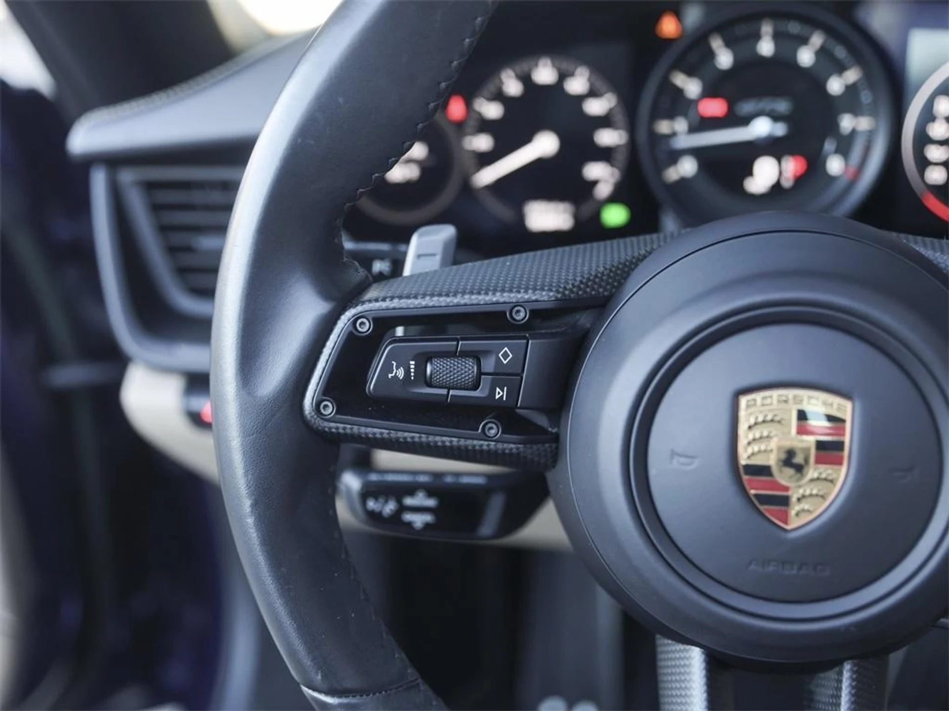 mph024_1032836834_L0_ZCFC_6_YK_Uj_Jmht_YA_Ry_Afwkcn_A_fe6fbe6291