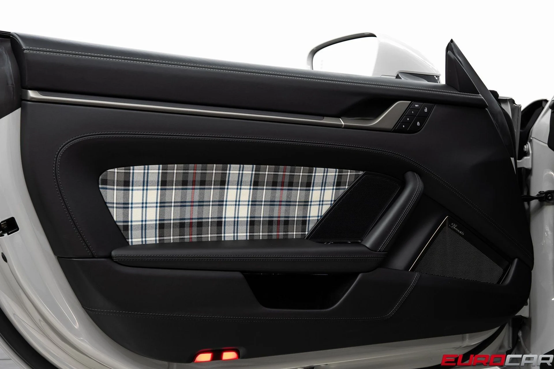 mph024_1038409633_image_25_6a1076500d