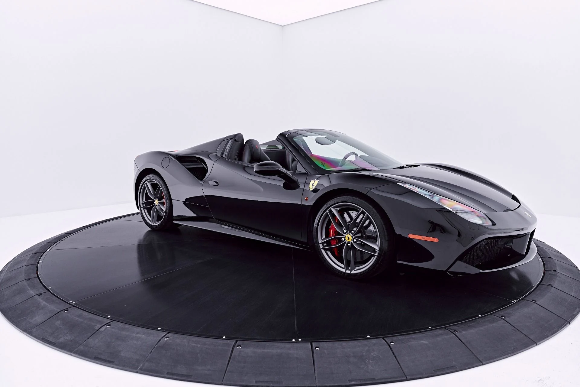 mph024_1044193354_Used_2018_Ferrari_488_Spider_Base_1782759828_1d3efd3d1b