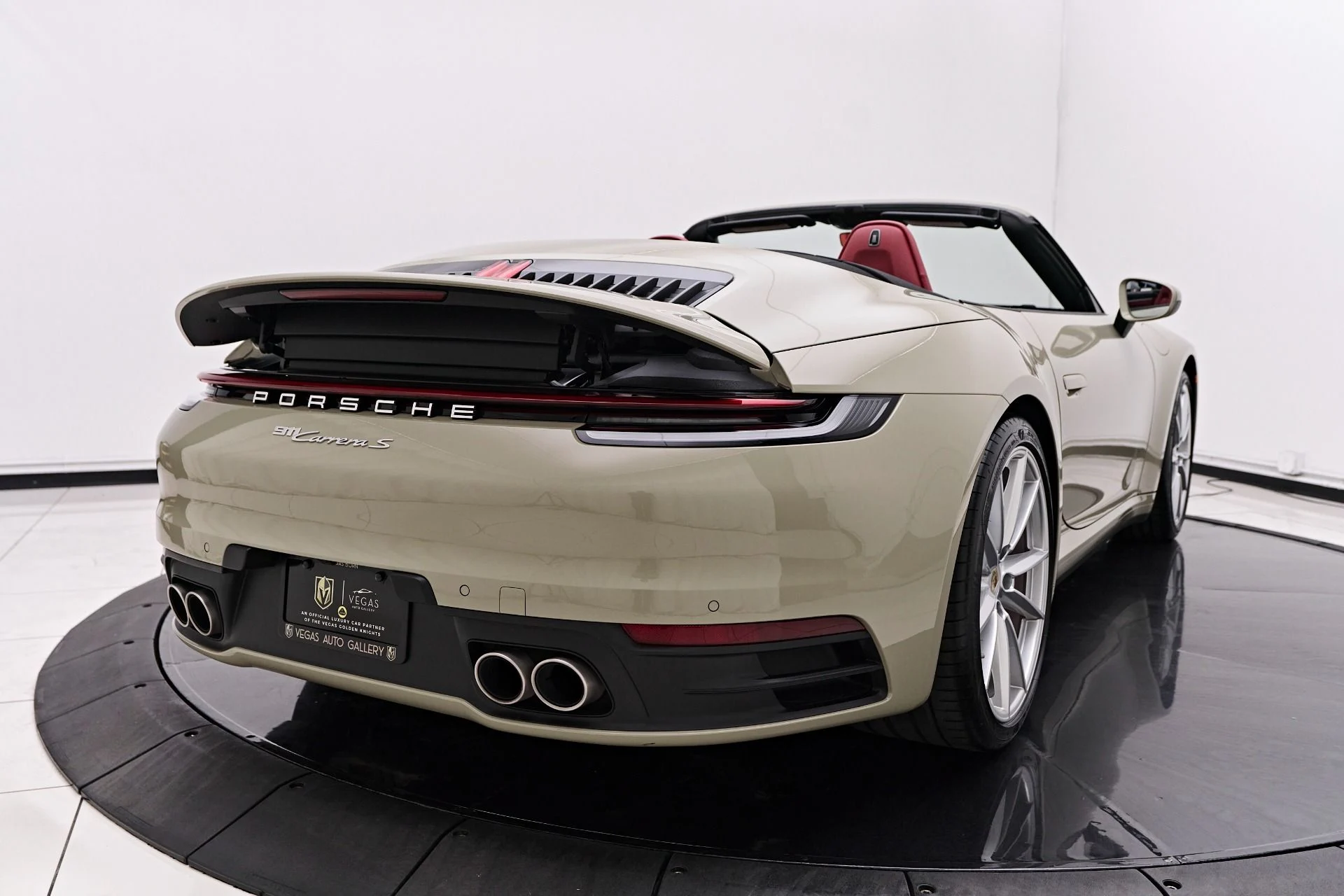 mph024_1047606426_Used_2022_Porsche_911_Carrera_S_1759192891_f0940e8a0a