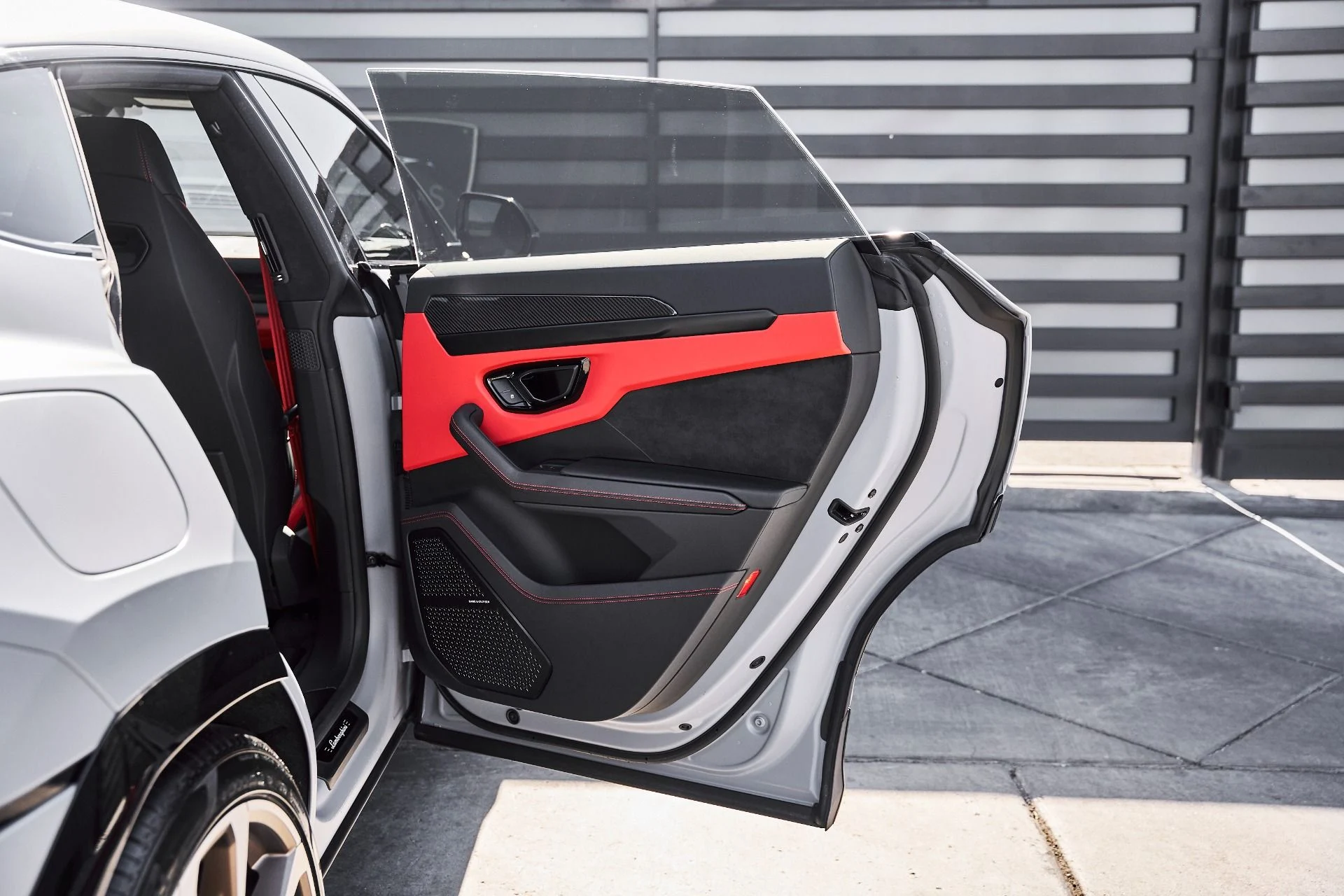 mph024_1049616707_Used_2024_Lamborghini_Urus_S_1779209032_925651c130
