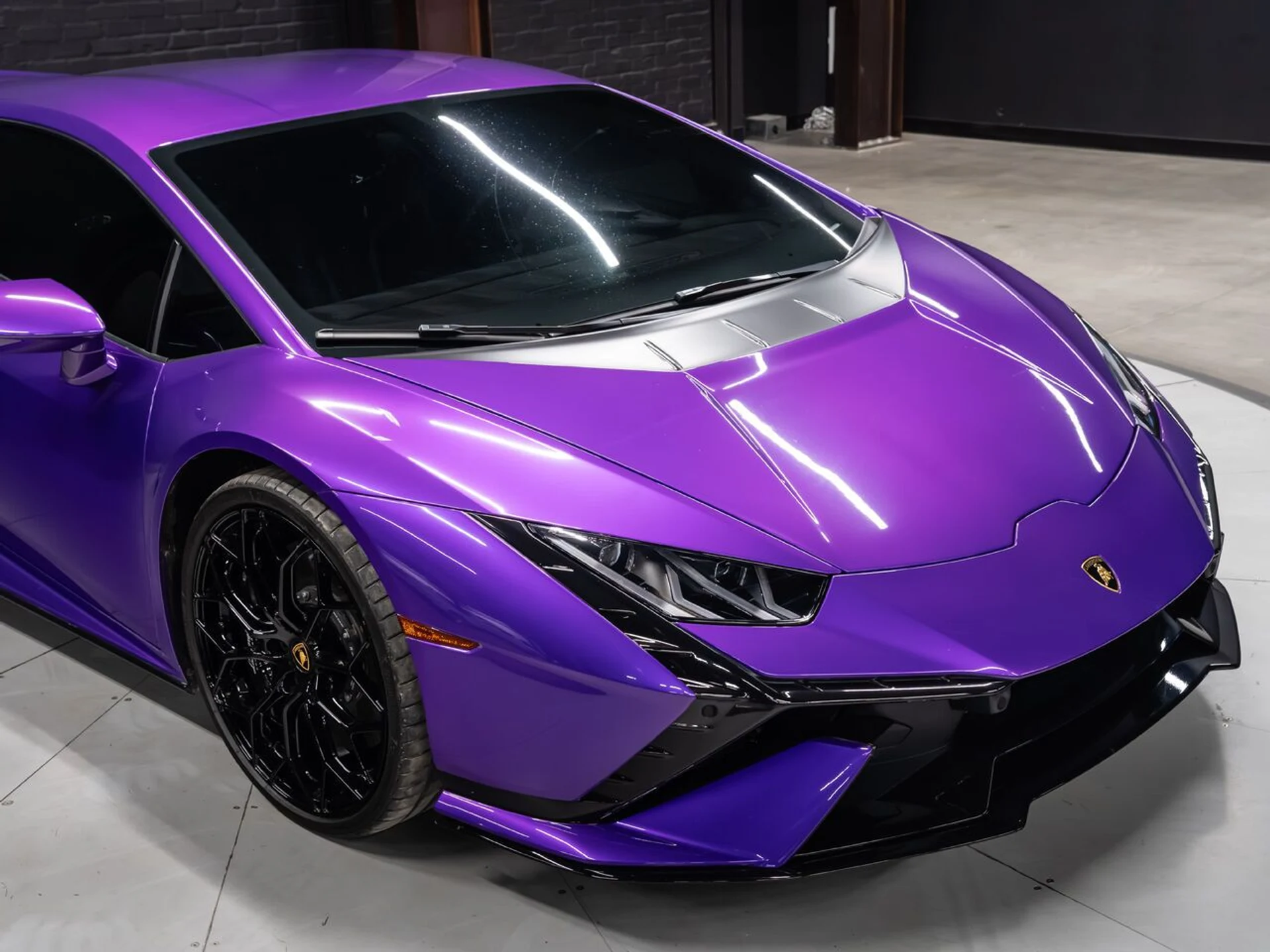 mph024_1053882259_lamborghini_huracan_tecnica_2023_97a57fcf3b