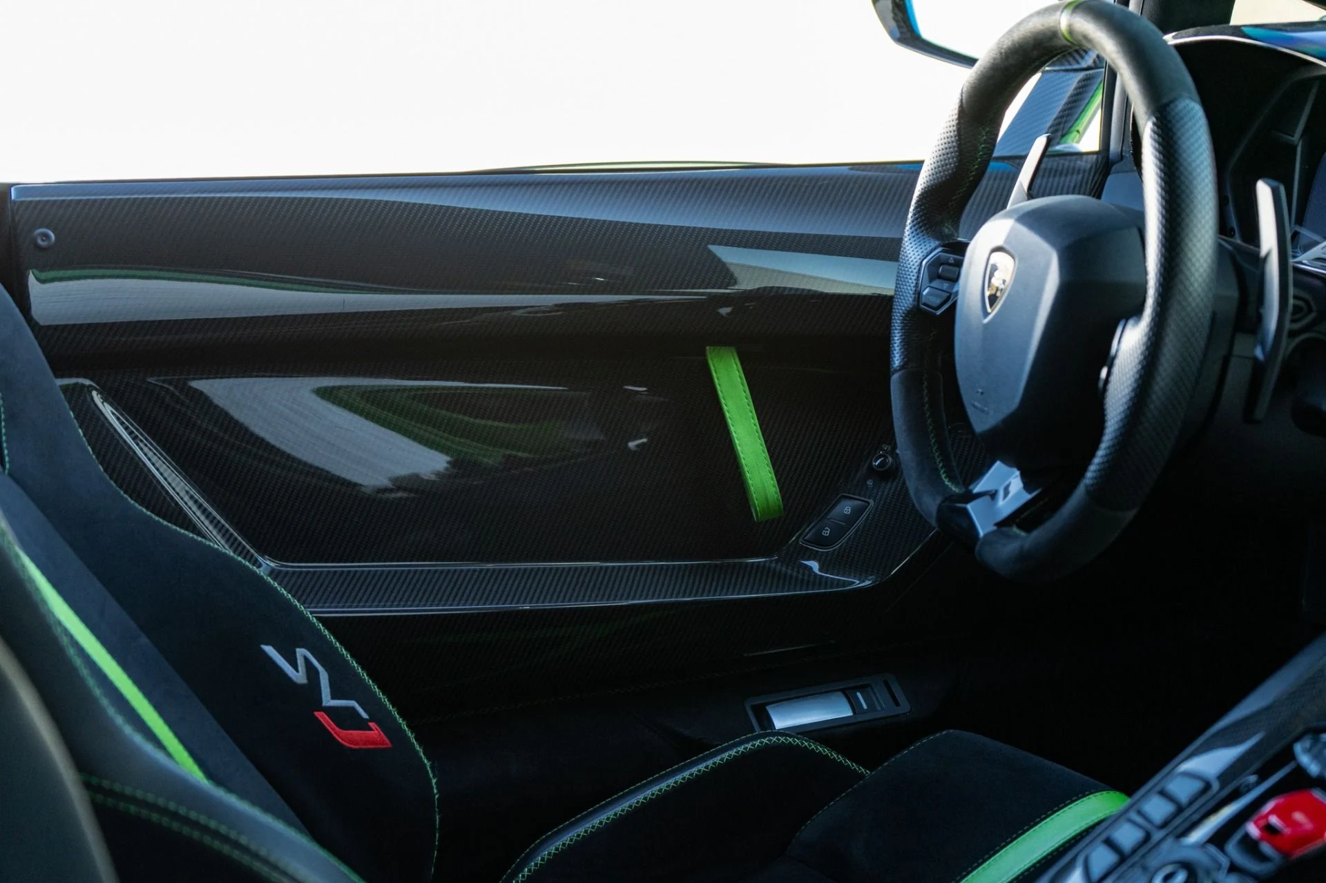 mph024_1055453399_Used_2019_Lamborghini_Aventador_LP_770_4_SVJ_1771431359_ab918c8102