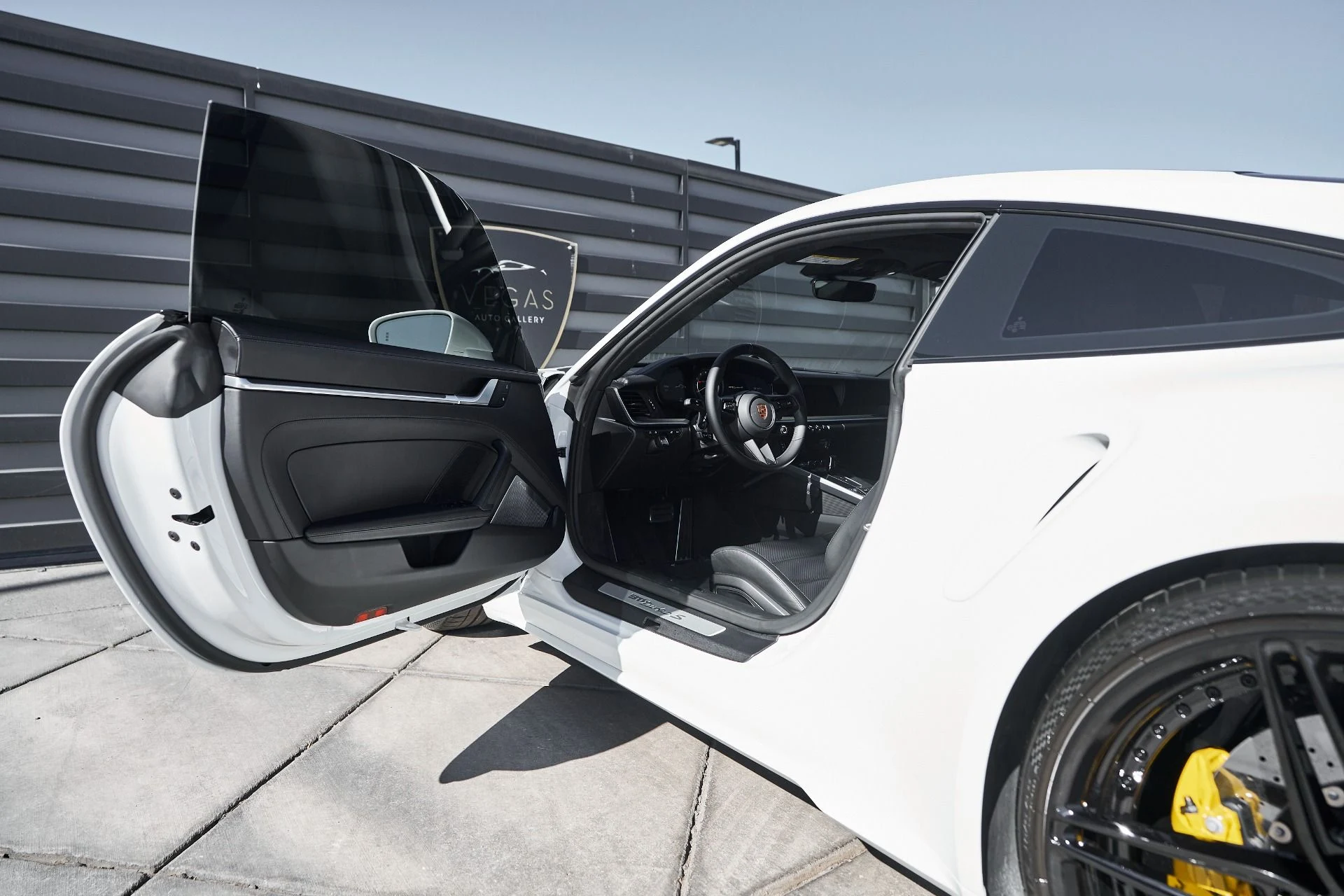 mph024_1058303646_Used_2025_Porsche_911_Turbo_S_1762914252_633da91abb