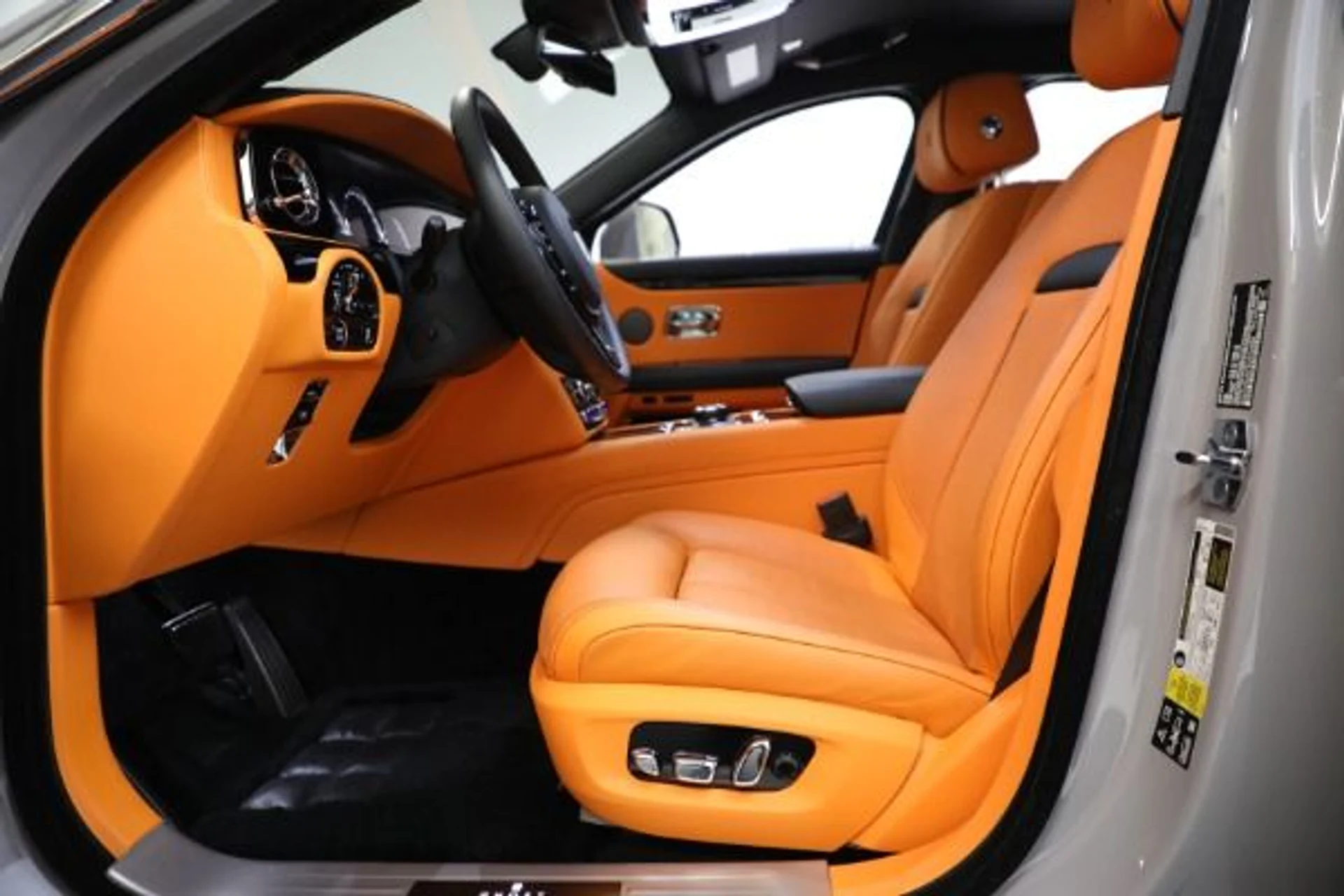 mph024_1058422094_Used_2023_Rolls_Royce_Ghost_e2a80ab3a5