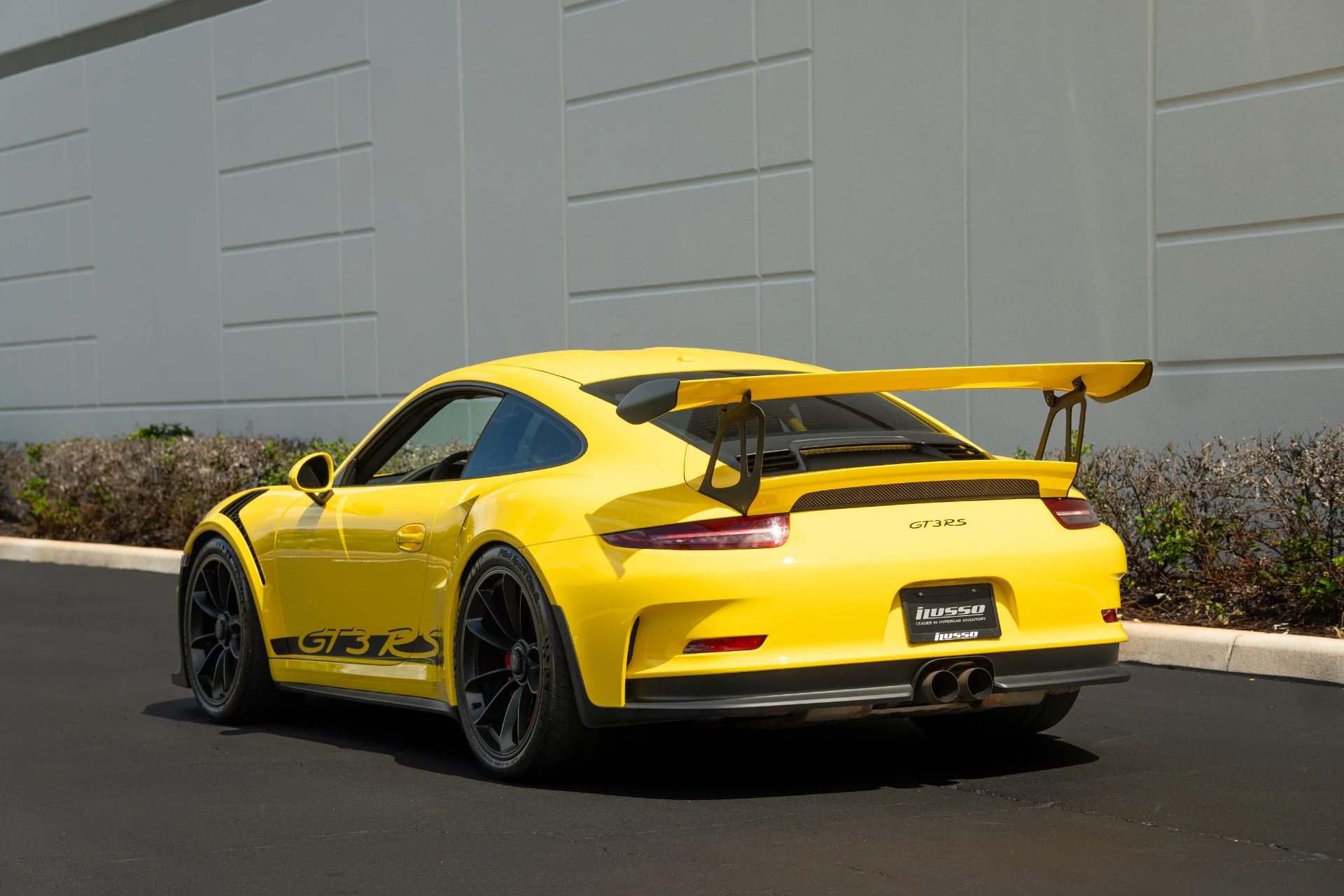 mph024_1063143690_Used_2016_Porsche_911_GT_3_RS_1759258401_1fff708ac2