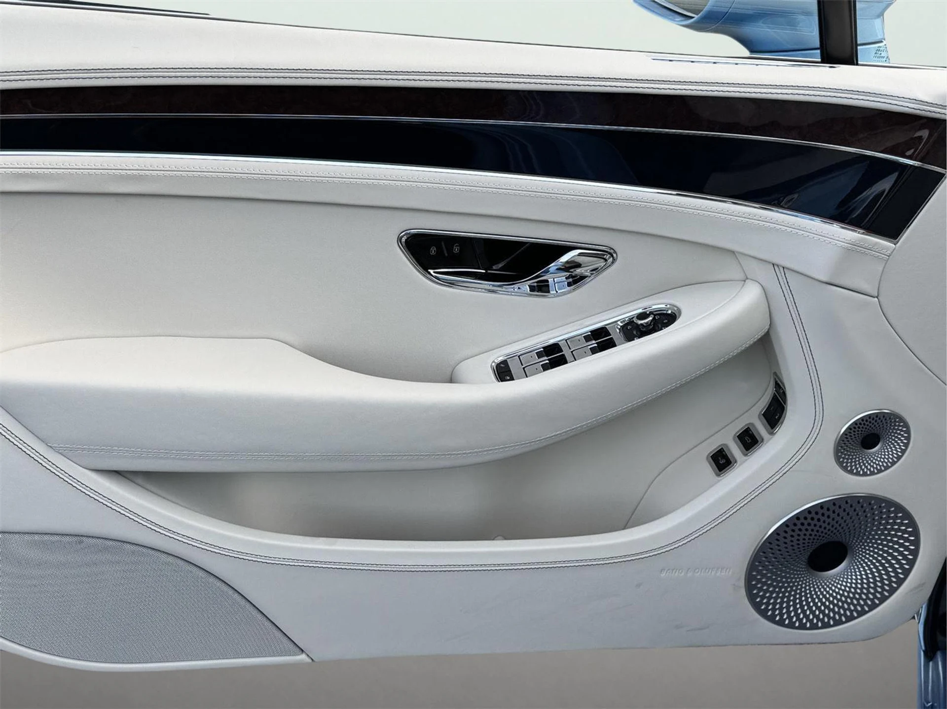 mph024_1064344309_34f1f7063ea34fae1c19eaca9f7e3fd2_dd93d5e818