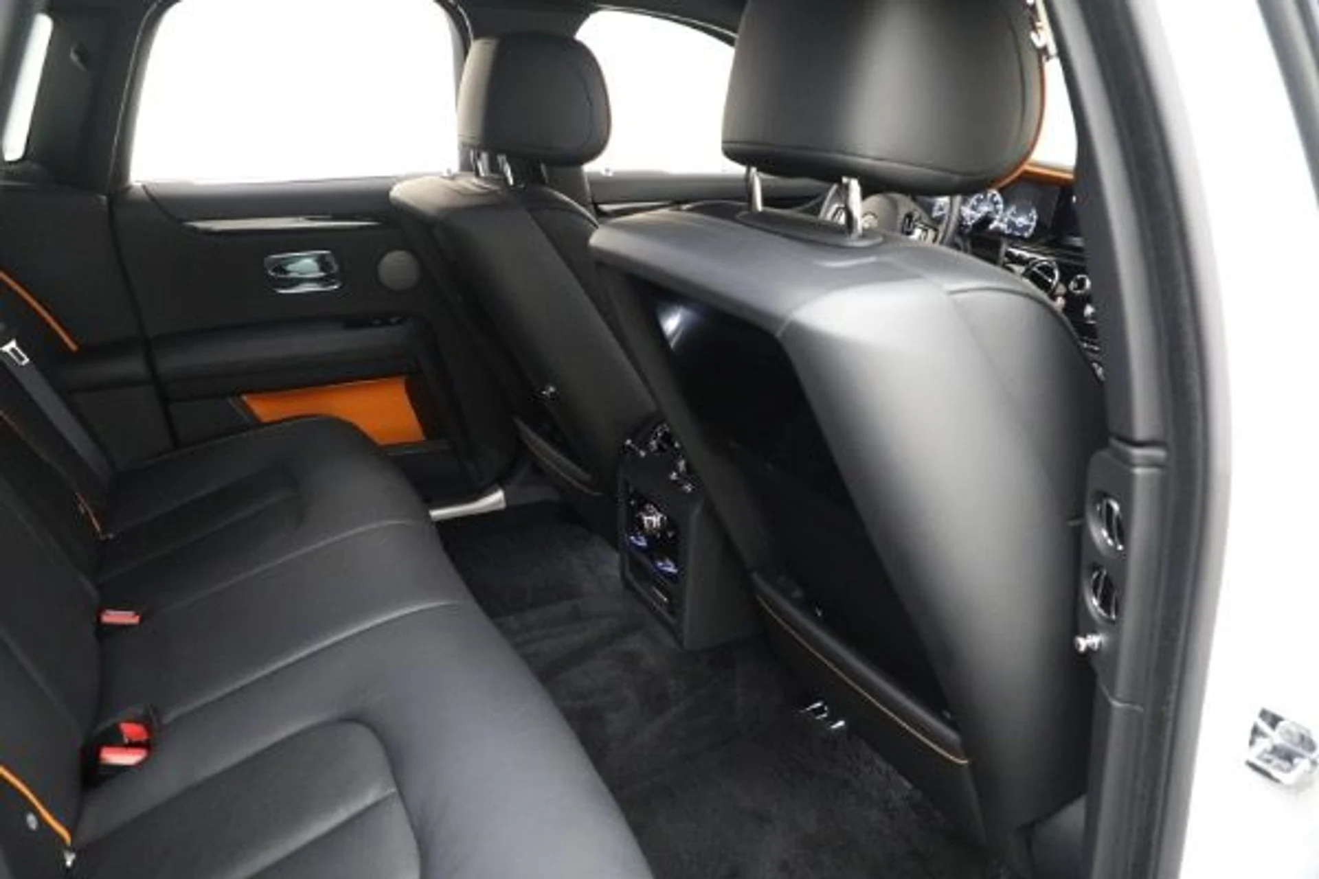 mph024_1068226739_Used_2021_Rolls_Royce_Ghost_7ef3685611