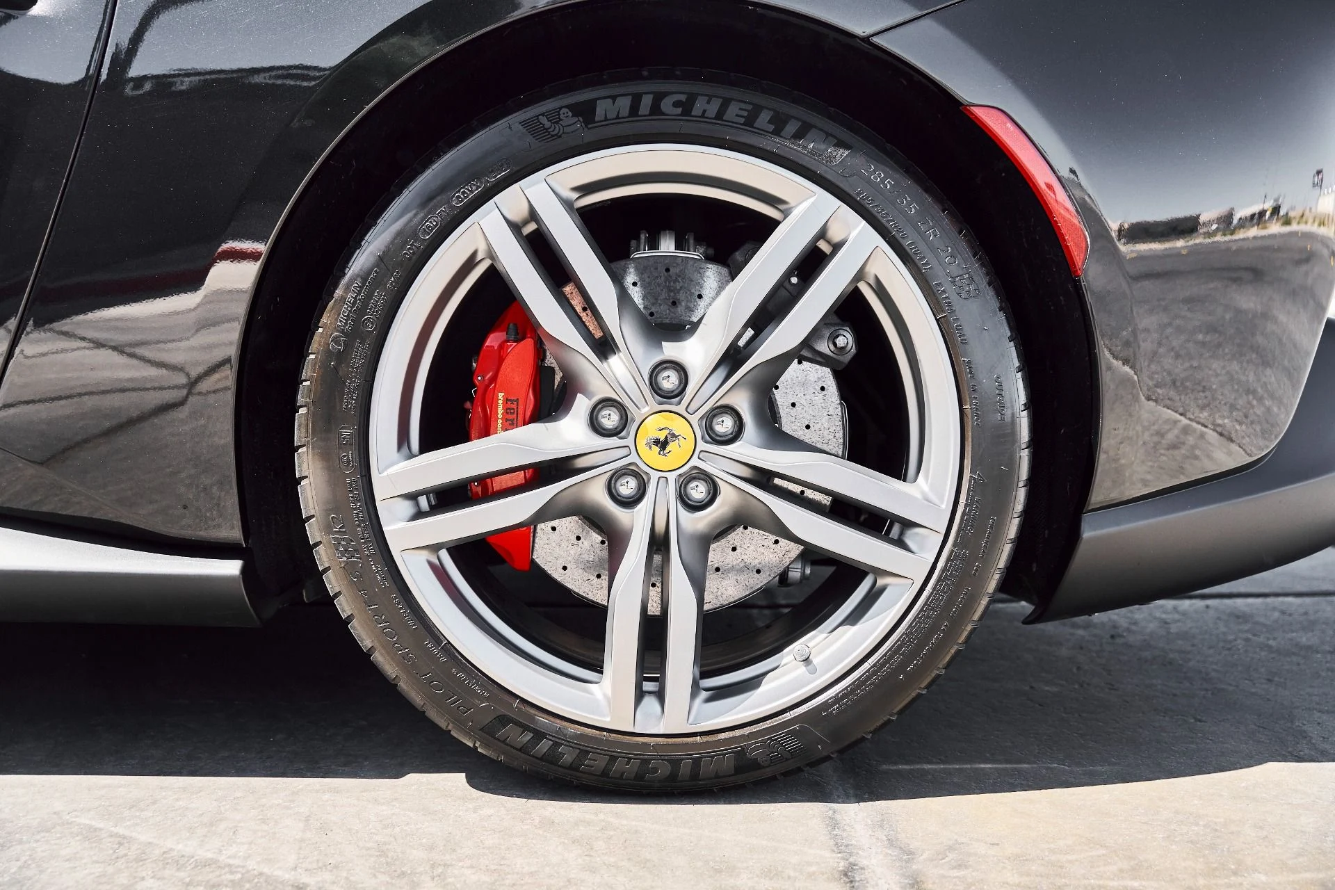 mph024_1072376844_Used_2020_Ferrari_Portofino_Base_1780622493_04ca235f01
