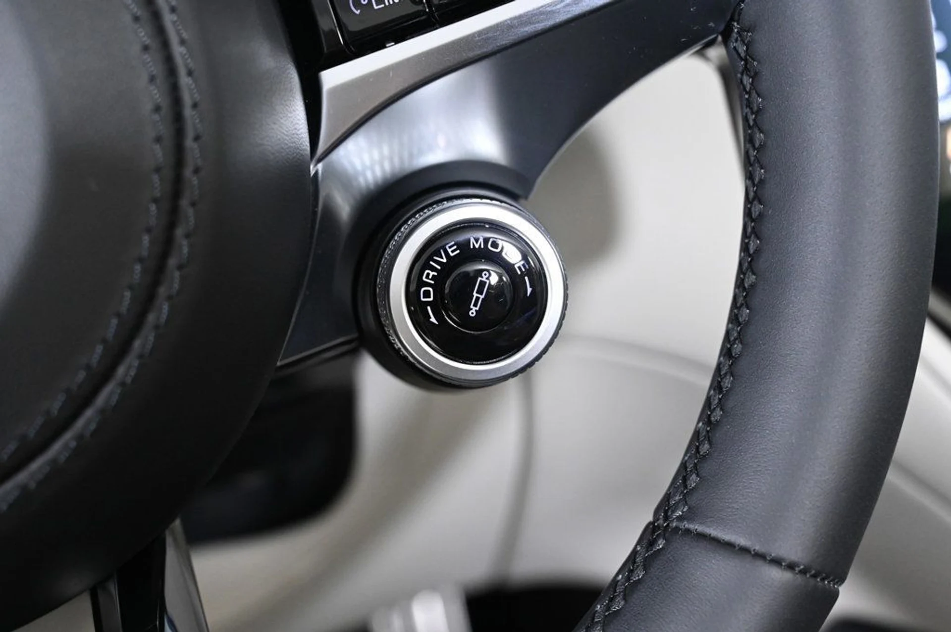 mph024_1078765483_new_2026_maserati_grancabrio_convertible_11350_22949331_24_1024_f1ec5dd3e5