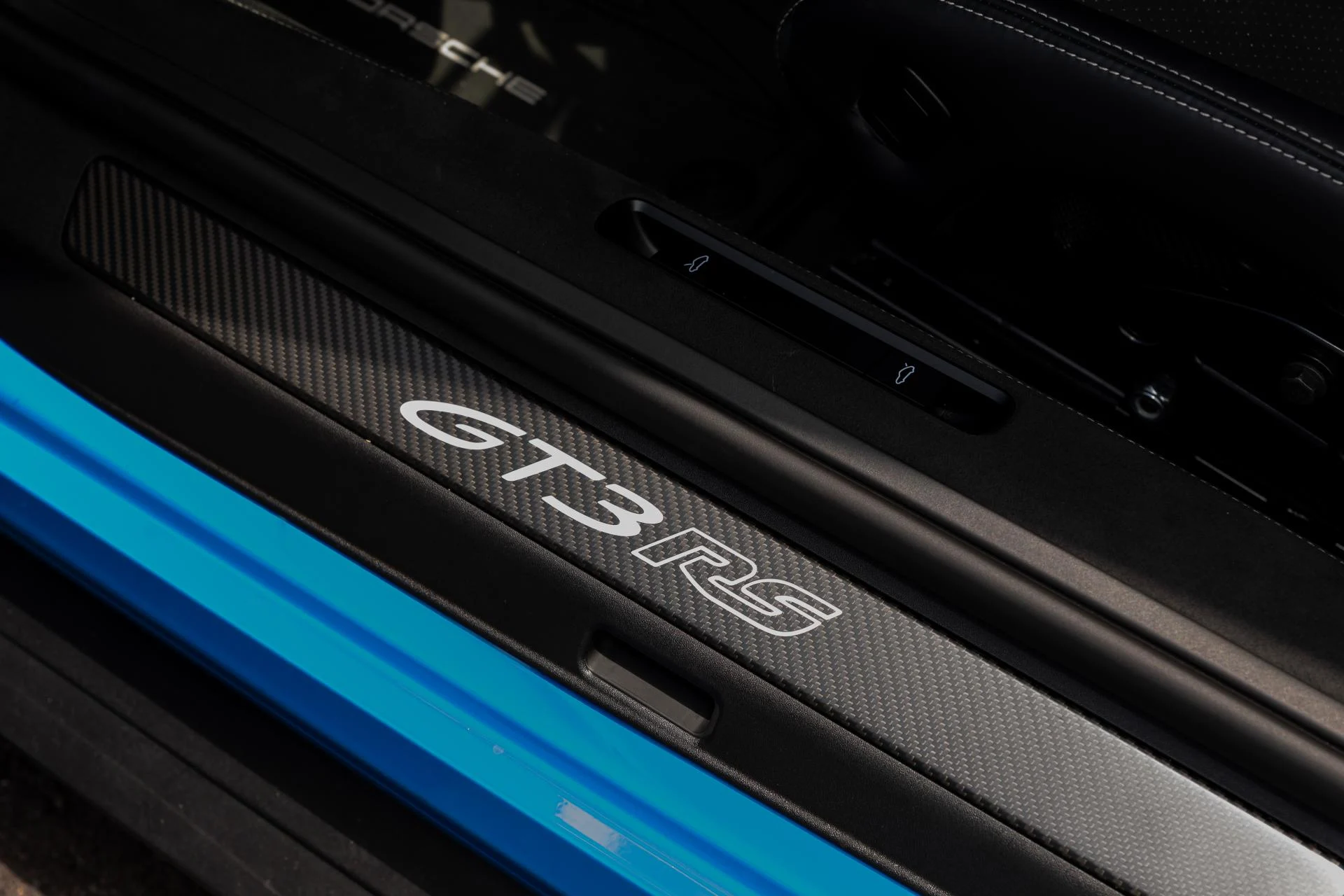 mph024_1081354485_551_p25_l_4d5e8d34de