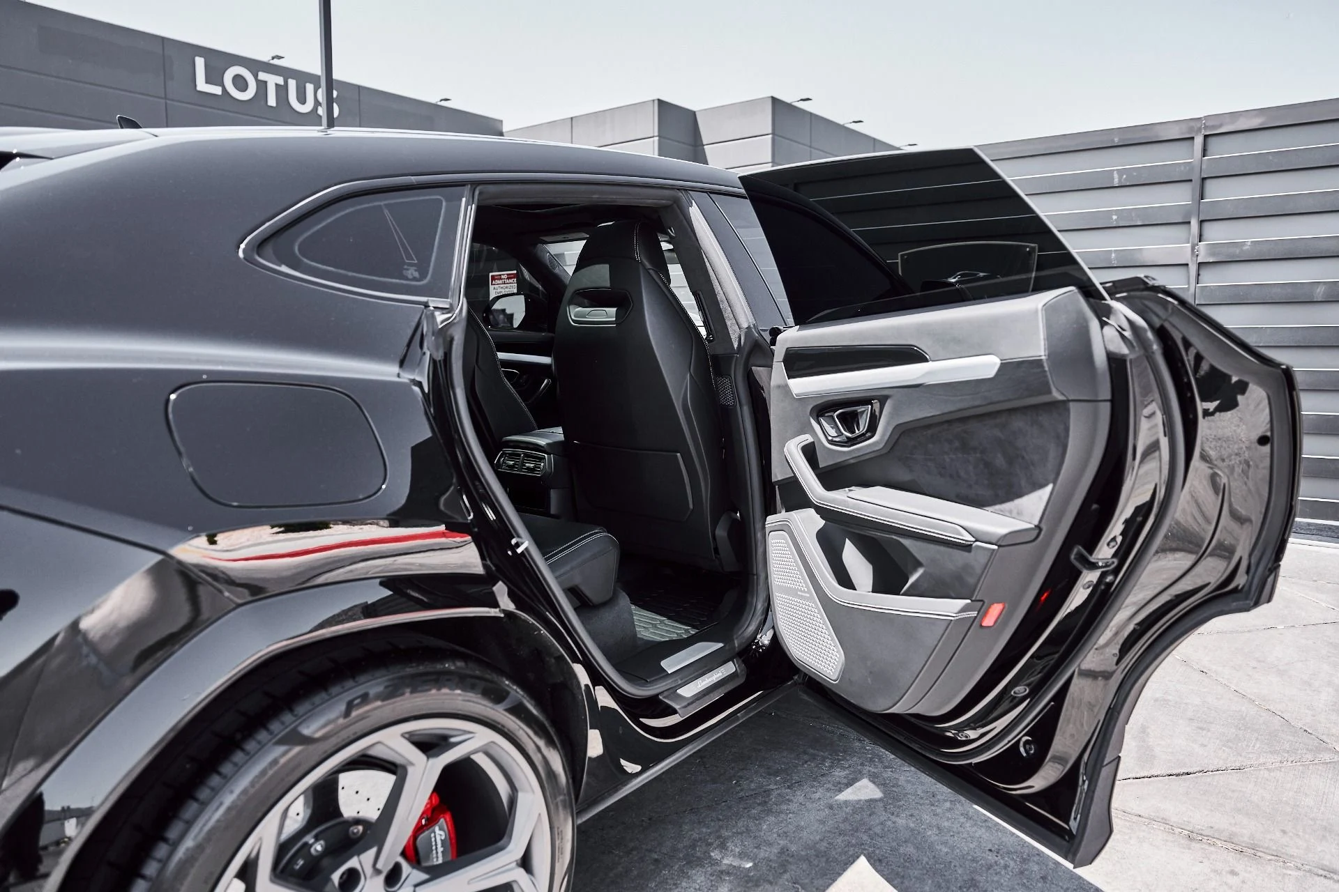 mph024_1086640030_Used_2022_Lamborghini_Urus_1778790362_a5d2e81fc3