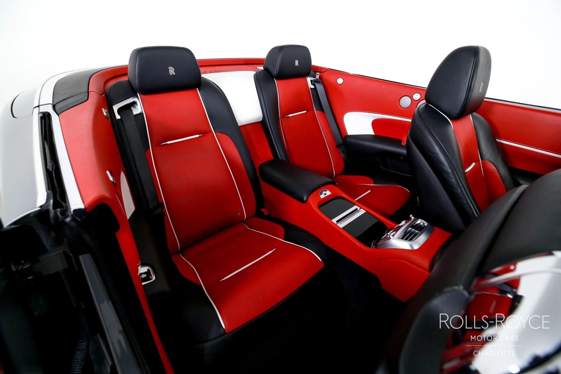 mph024_1088513072_Used_2019_Rolls_Royce_Dawn_1771363105_132a936a1d