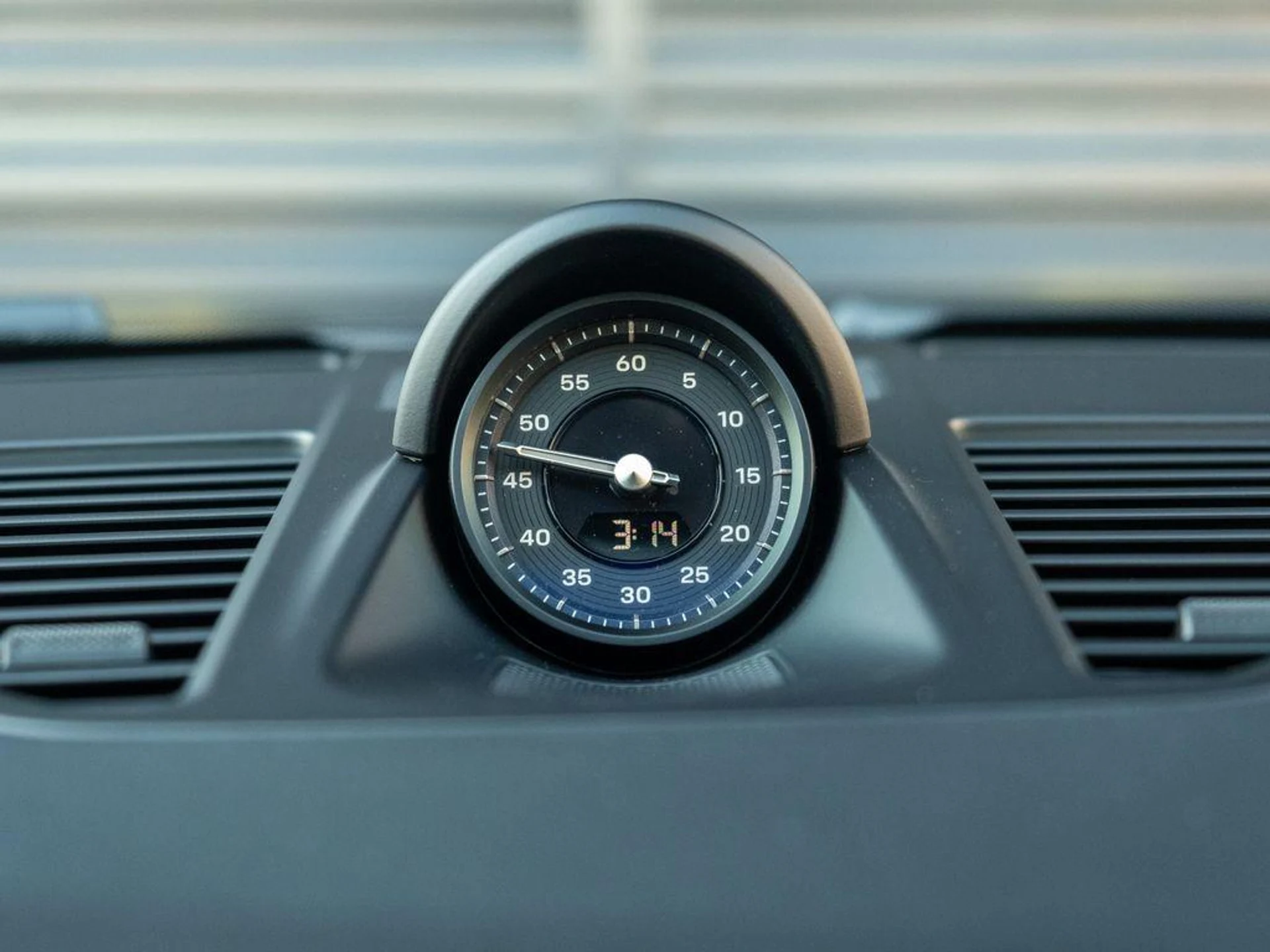 mph024_109332219_Jp_Sym_5d_K_x_W2_Uor6mhx_JC_2pg_3db7319f1c