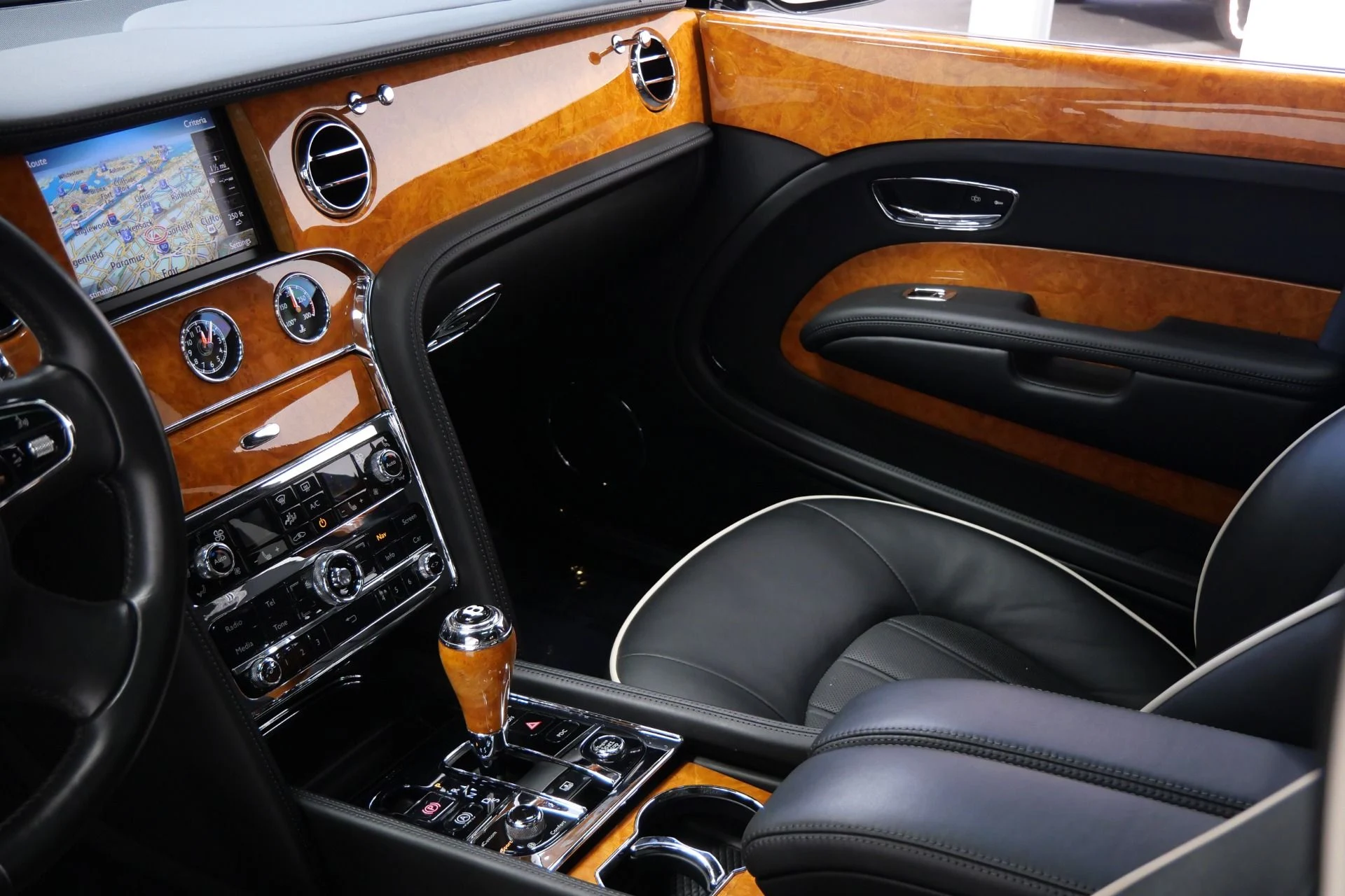 mph024_1097686894_Used_2013_Bentley_Mulsanne_Premier_Specification_Heated_and_Ventilated_Seats_1783449145_c159802a7e