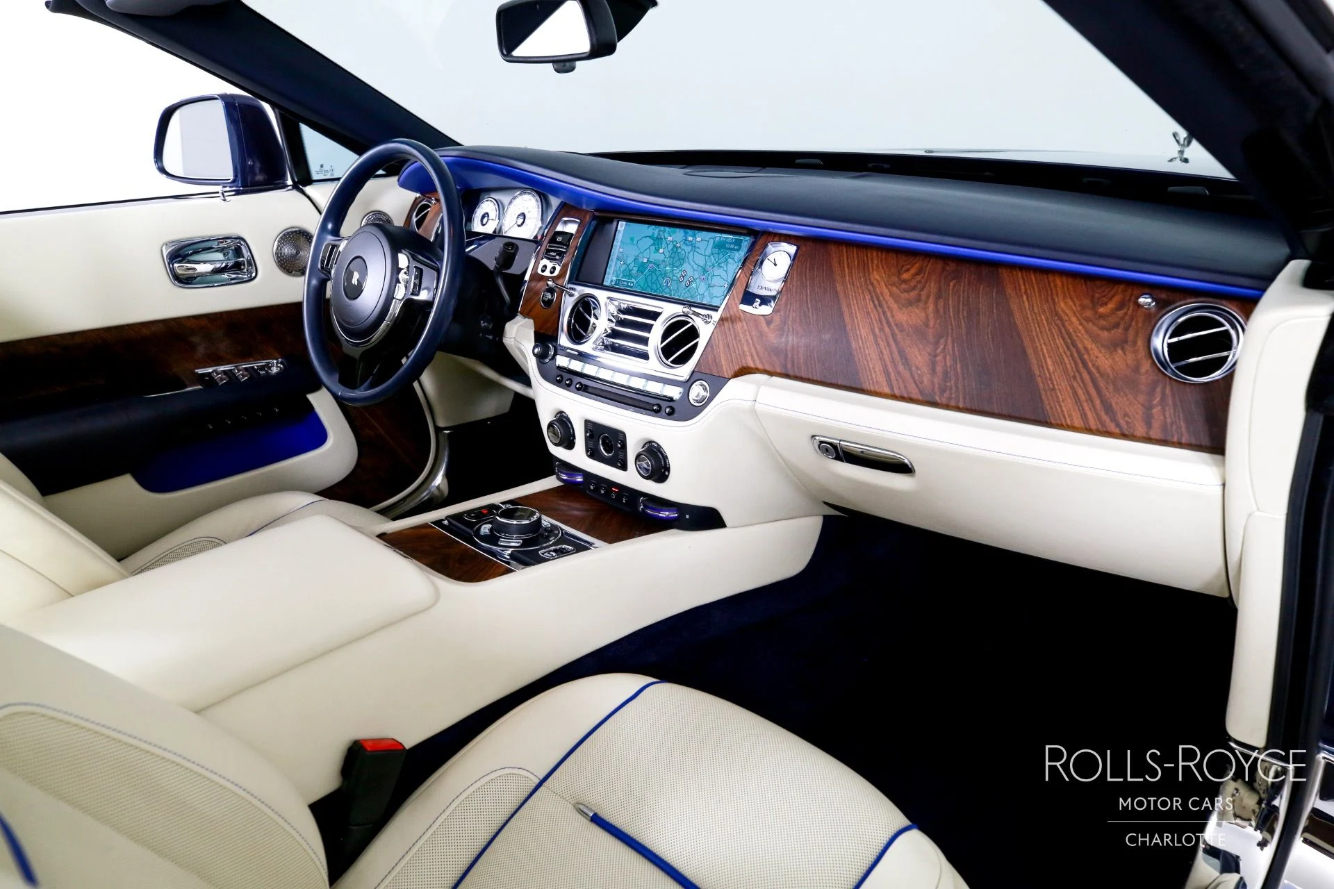 mph024_1099953750_Used_2017_Rolls_Royce_Dawn_1754332752_0f59b35a79
