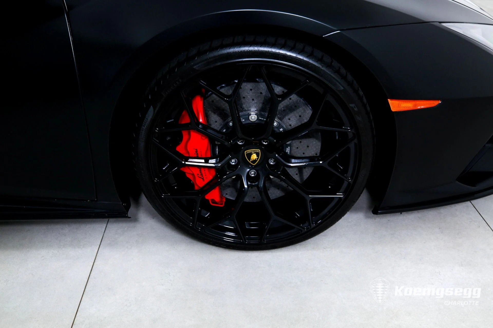 mph024_1105365586_Used_2023_Lamborghini_Huracan_EVO_Spyder_1761056229_e963de33d1