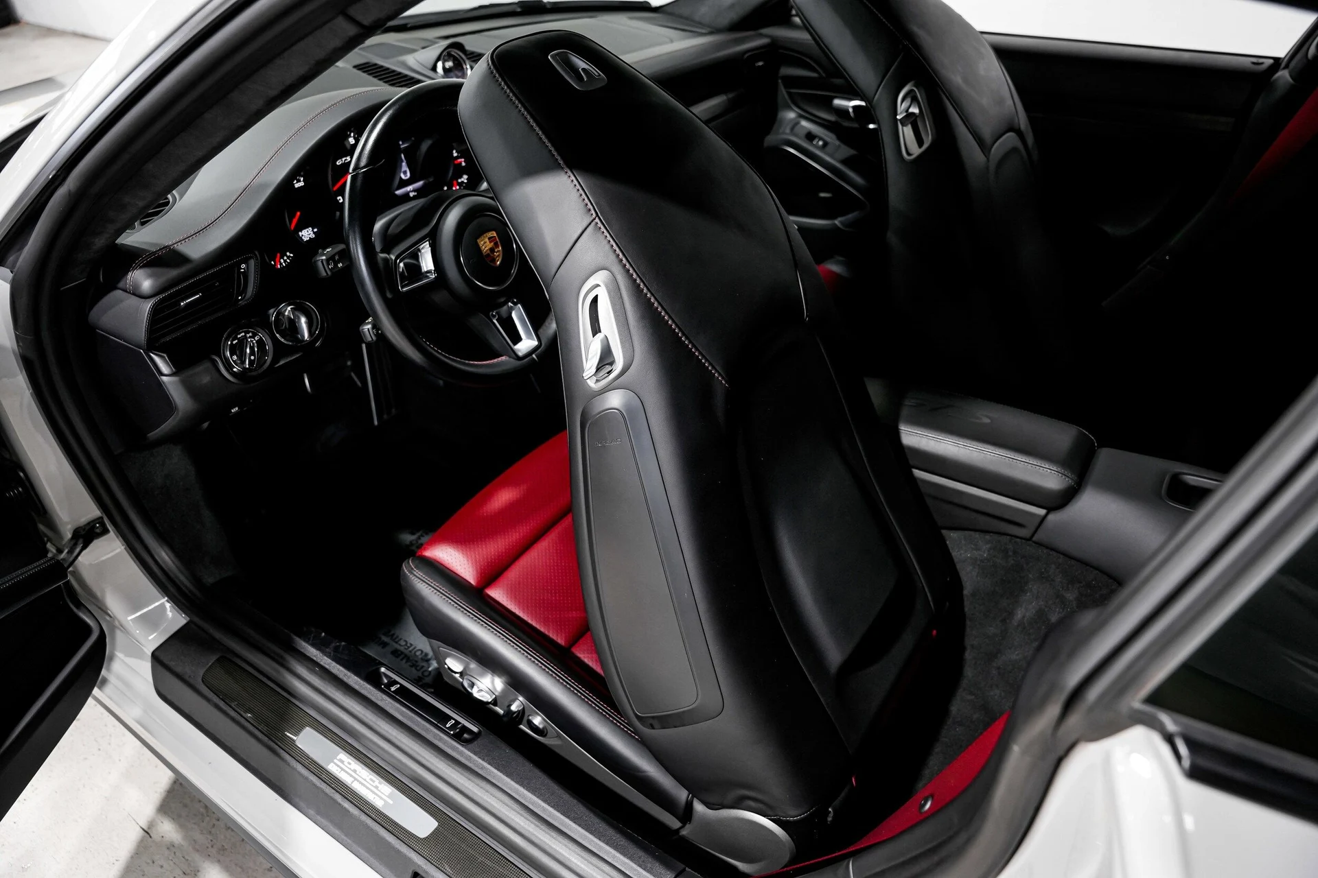 mph024_1105451975_de3dd60bd73f280bcf984f567569bfffx_feb60218c4