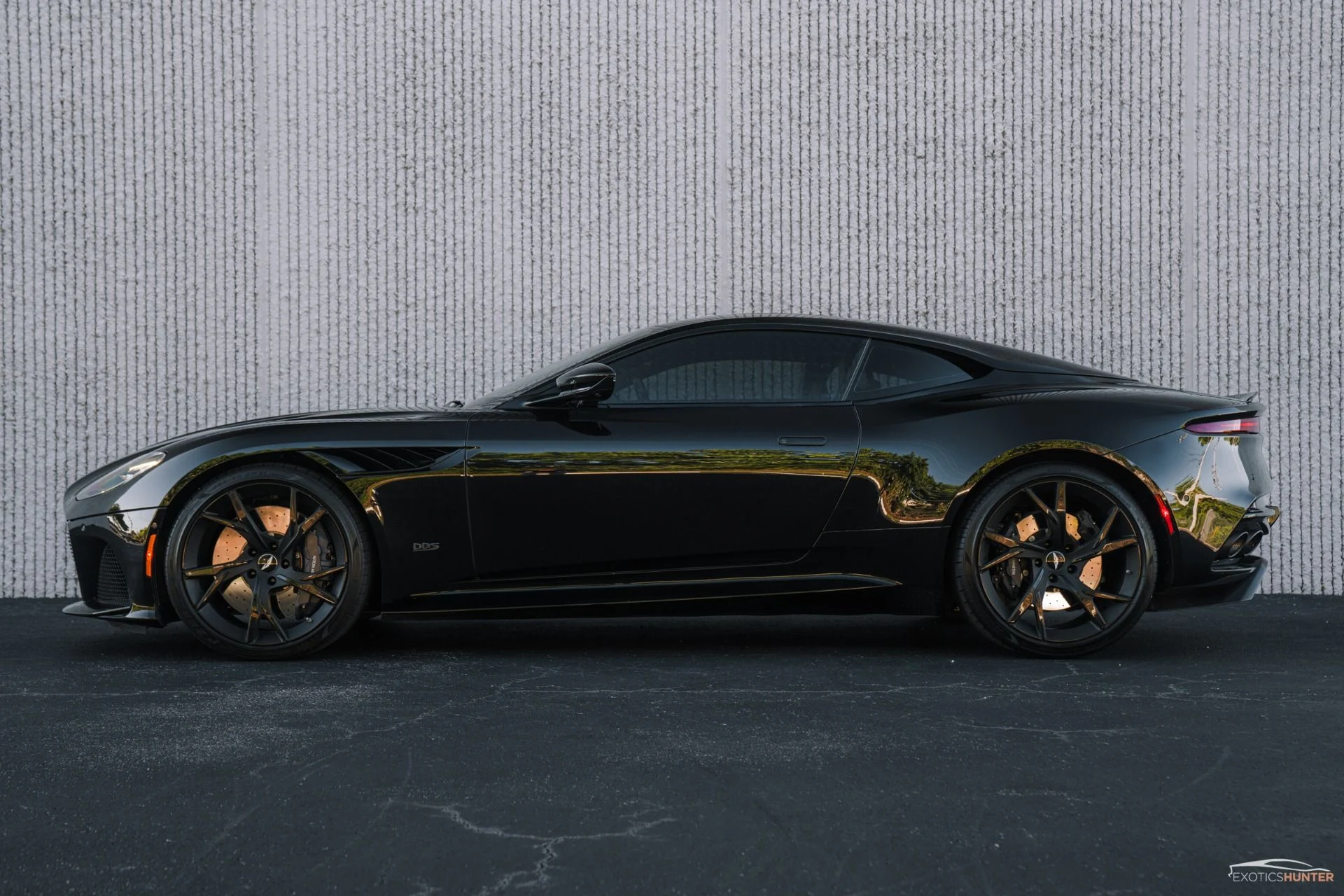 mph024_1105882973_Used_2019_Aston_Martin_DBS_Superleggera_w_Forged_Emblems_Carbon_Body_Pack_Carbon_Roof_1777573250_24fd87df07