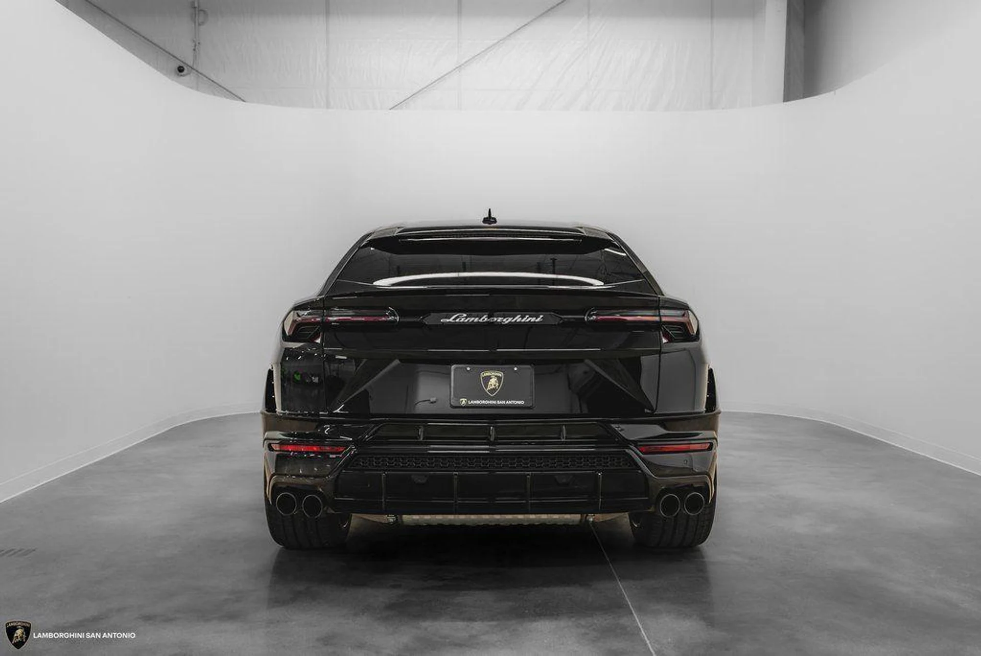 mph024_1109246508_Nom_G1_JRV_HE_1o_TO_1z6_V_Dowg_RR_10_3d4a4a5f17