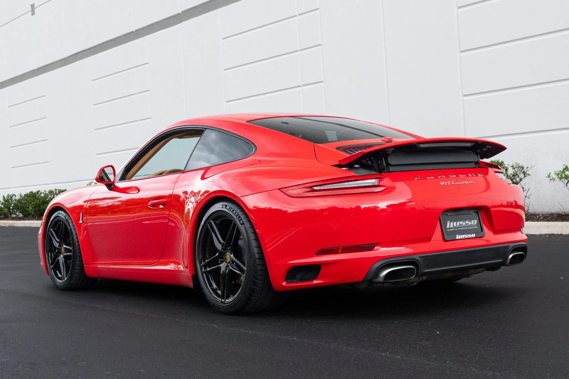 mph024_1126317928_Used_2017_Porsche_911_Carrera_1778631972_f14088180b