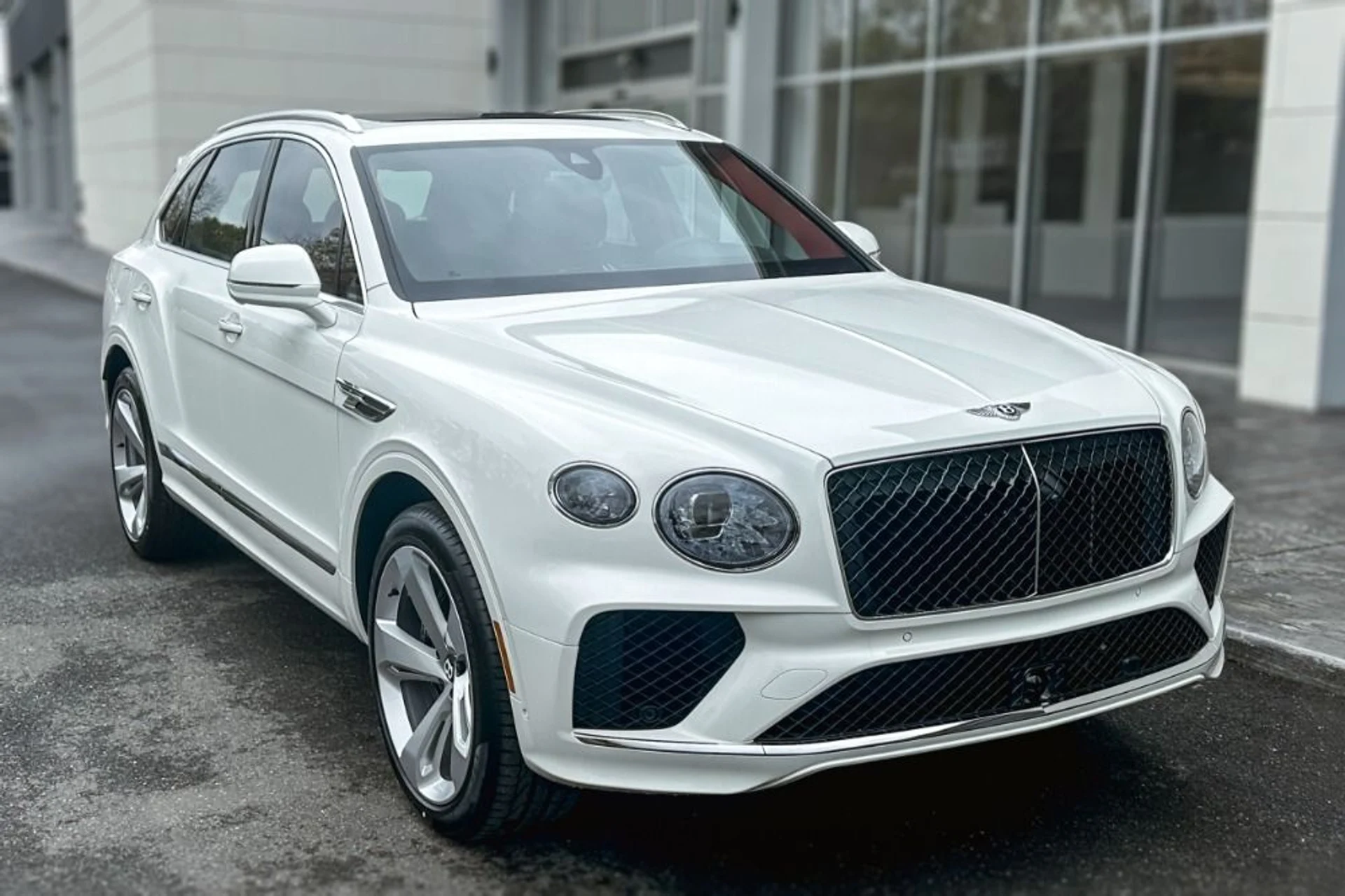 mph024_1129807970_New_2026_Bentley_Bentayga_1777900217_752e923848