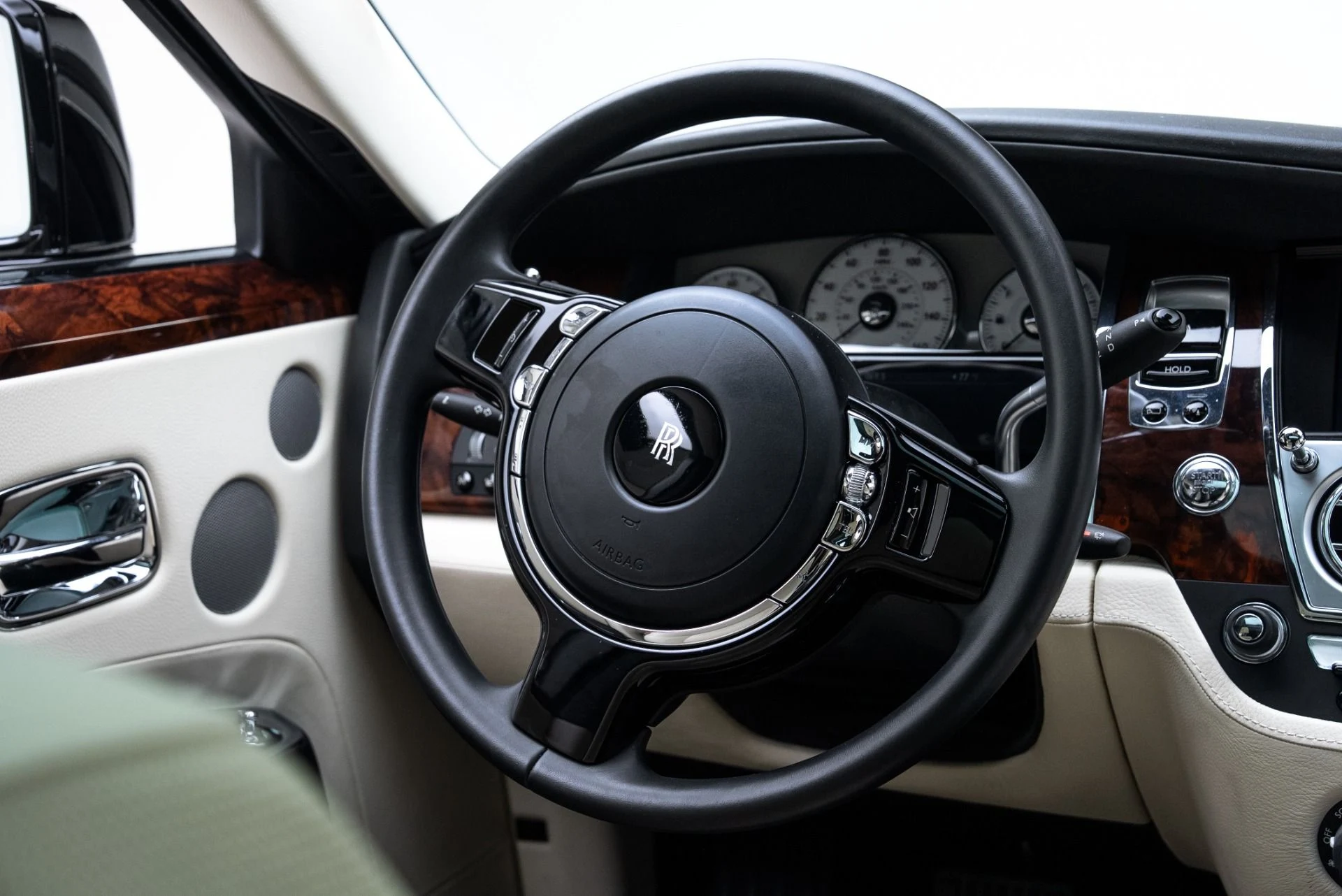 mph024_1132256739_Used_2012_Rolls_Royce_Ghost_1774974803_c1cbc42263