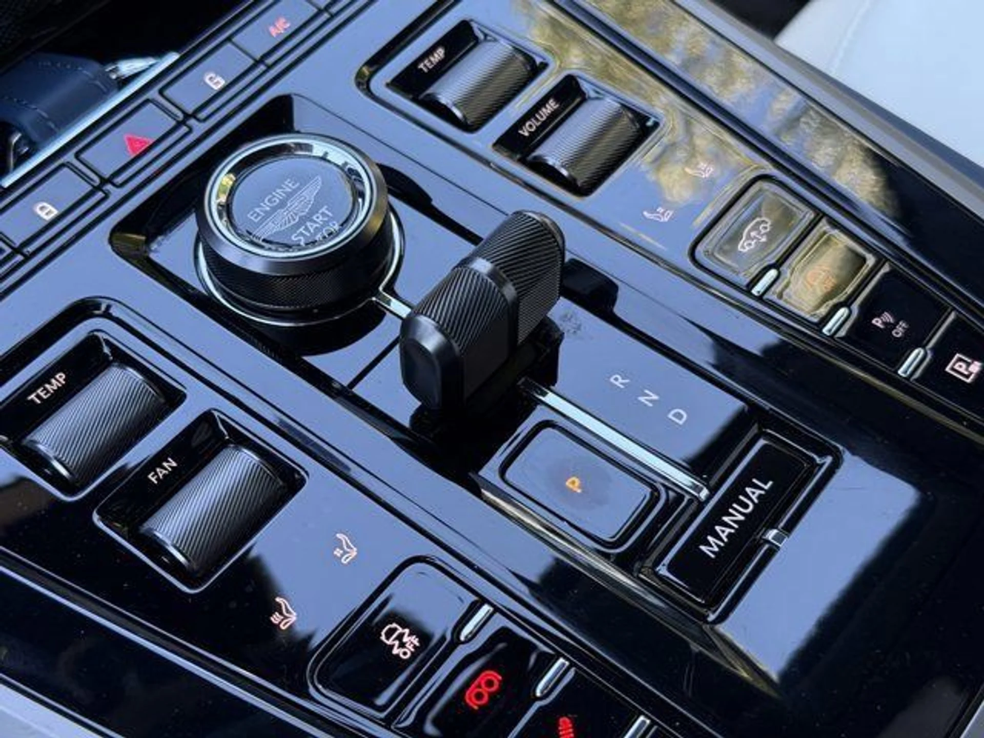 mph024_113375412_9ccc39dbdf564fe18fc8d019dac122a7_f12deabc56