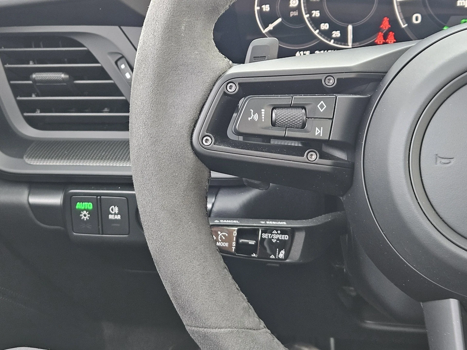 mph024_114224449_45ec4eac684c056d75c672fed4007aa4x_2506379849