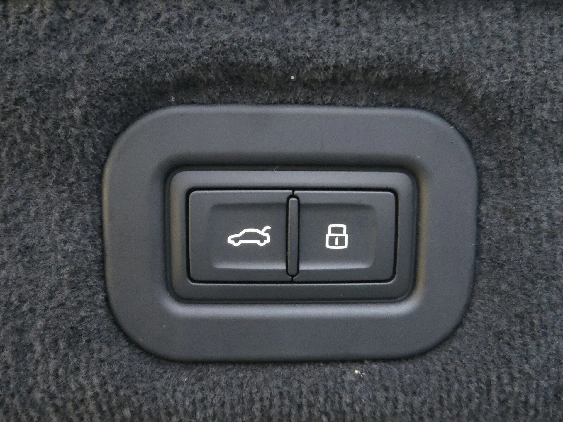 mph024_1145354930_8af41612b4102c43a3ae22b1844535e3x_216842523f