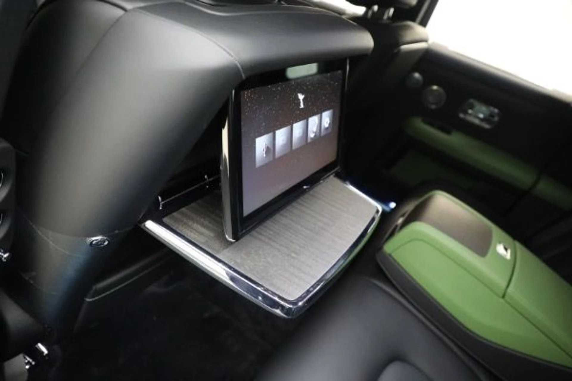 mph024_1147541628_Used_2026_Rolls_Royce_Ghost_24bda2cf34