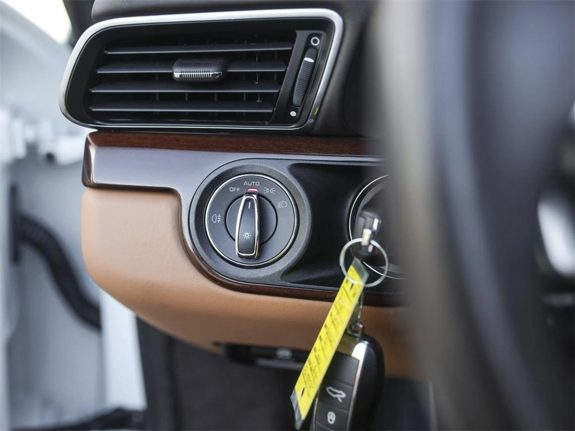 mph024_1148915686_Tb_VPO_1_L48_Qa3_G2gp_PC_9p_Y_Bz_Rlh_M_2cc17f7bbf