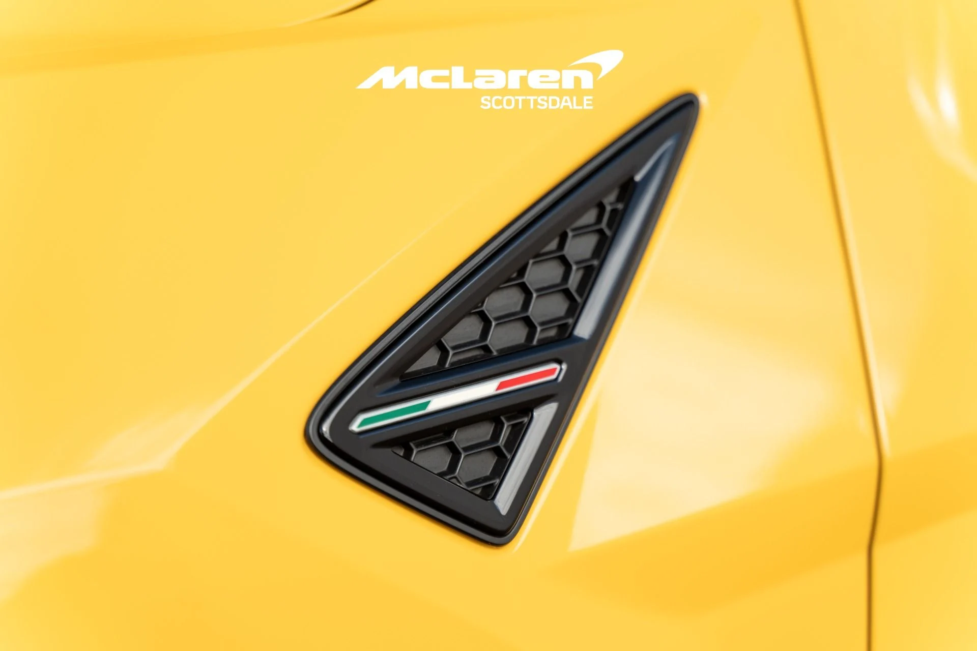 mph024_115908899_Used_2021_LAMBORGHINI_URUS_1775537131_90cdcd4049