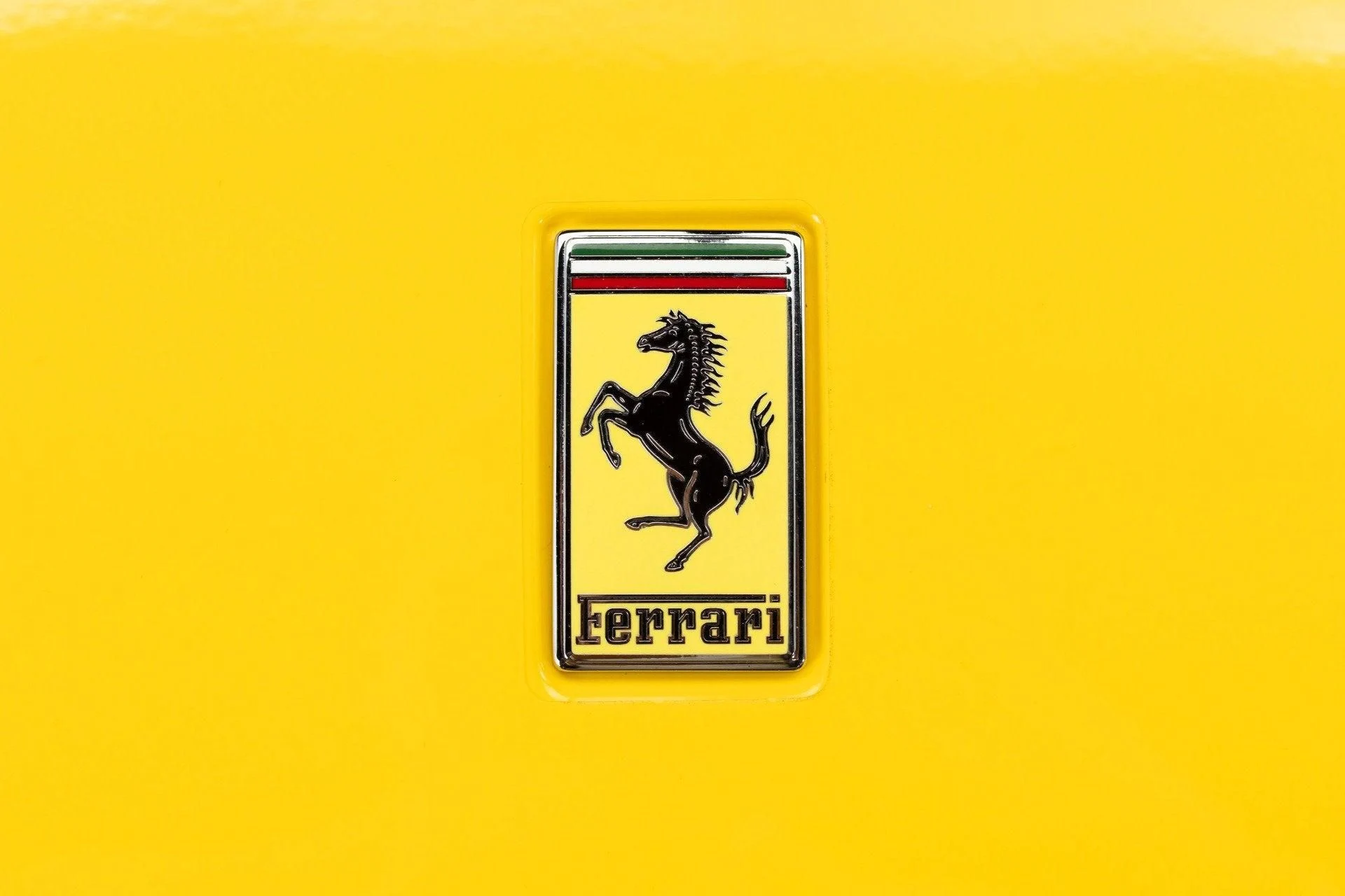 mph024_1161752163_Used_2021_Ferrari_F8_Spider_1778334403_7c8d78c14b
