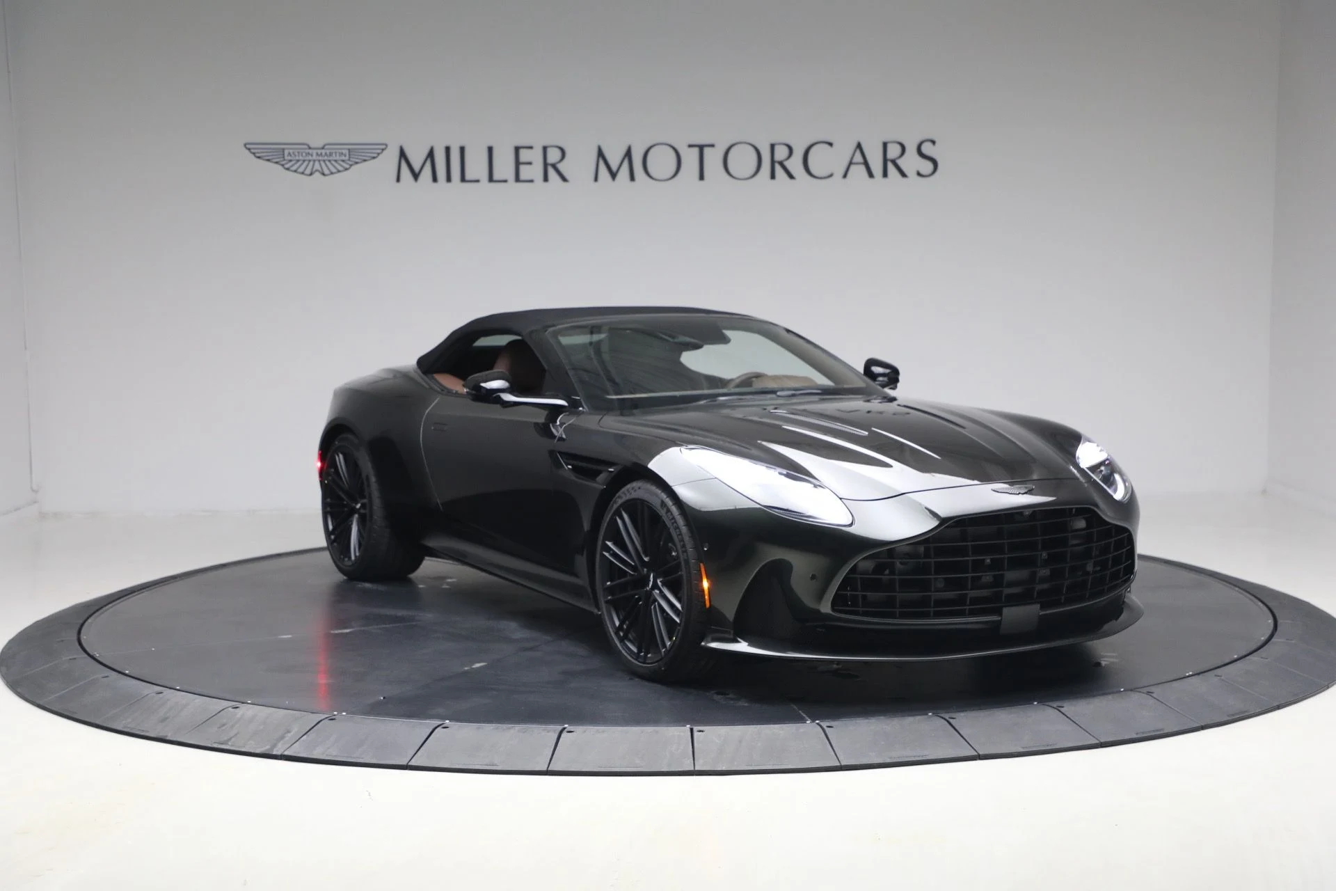 mph024_1170620191_New_2026_Aston_Martin_DB_12_Volante_1767705683_e41c686c41