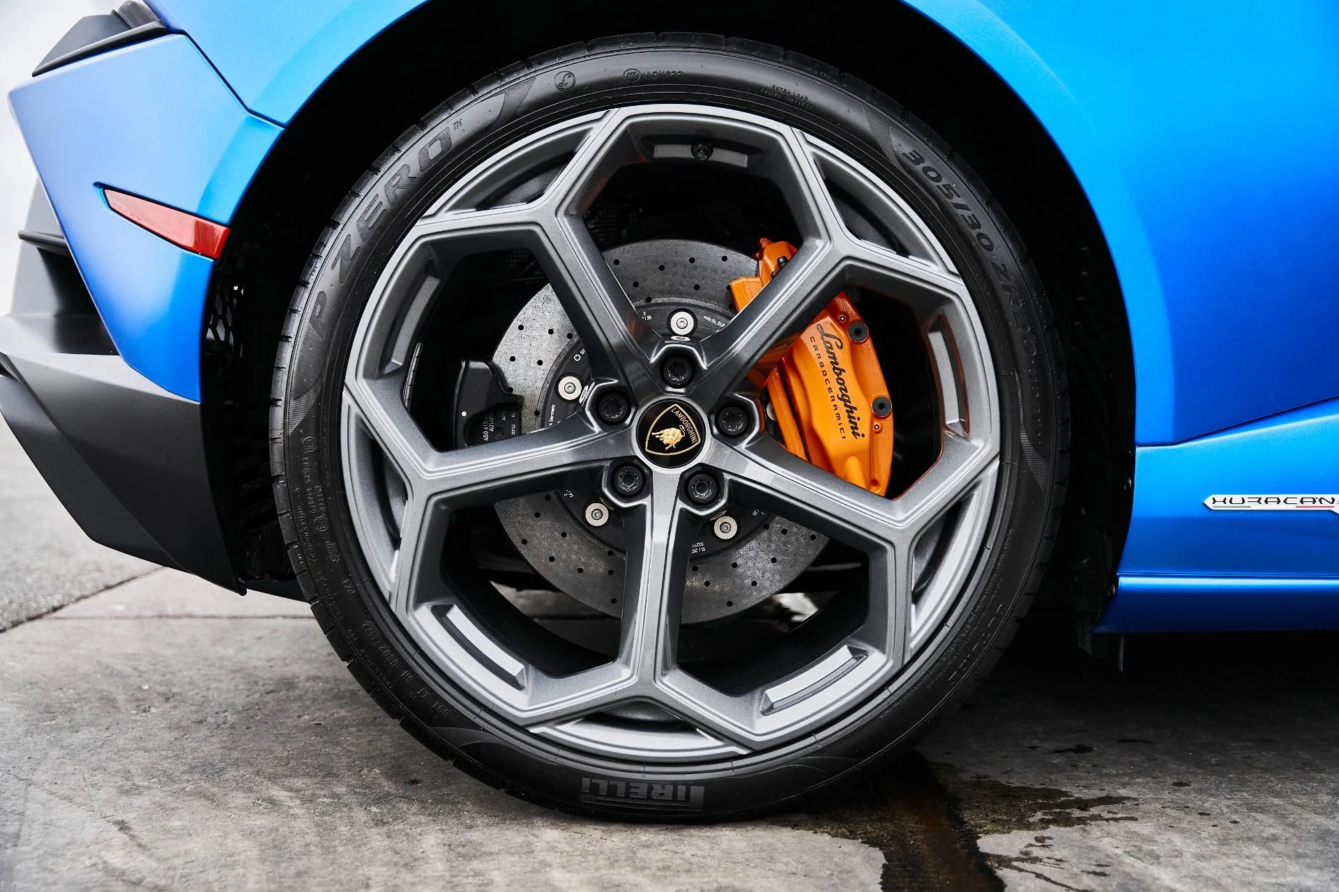 mph024_1173000846_Used_2023_Lamborghini_Huracan_EVO_Base_1775006641_519f881ee8