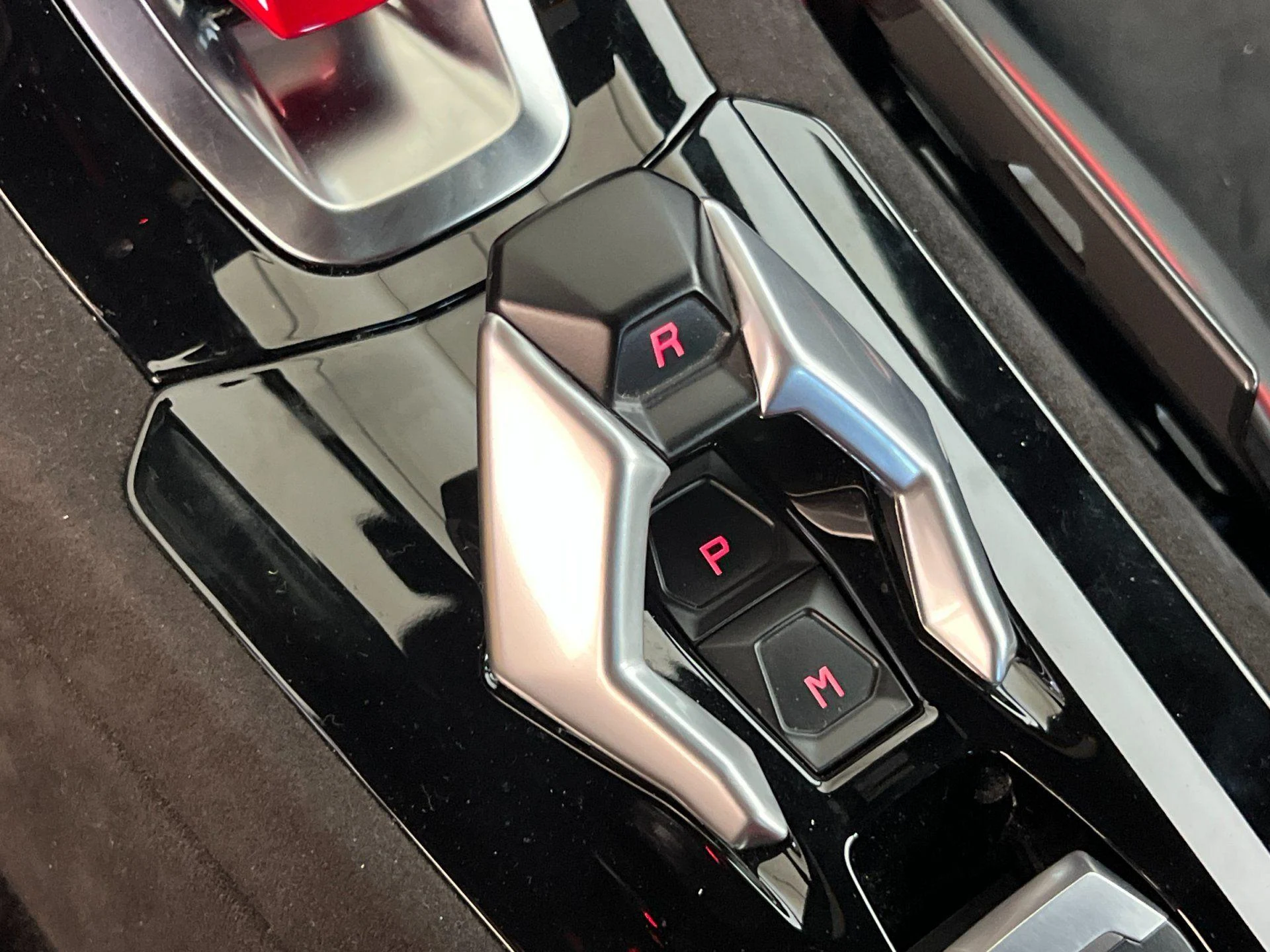 mph024_1178146341_Used_2024_Lamborghini_Huracan_Tecnica_1780130790_ba59c1cf00