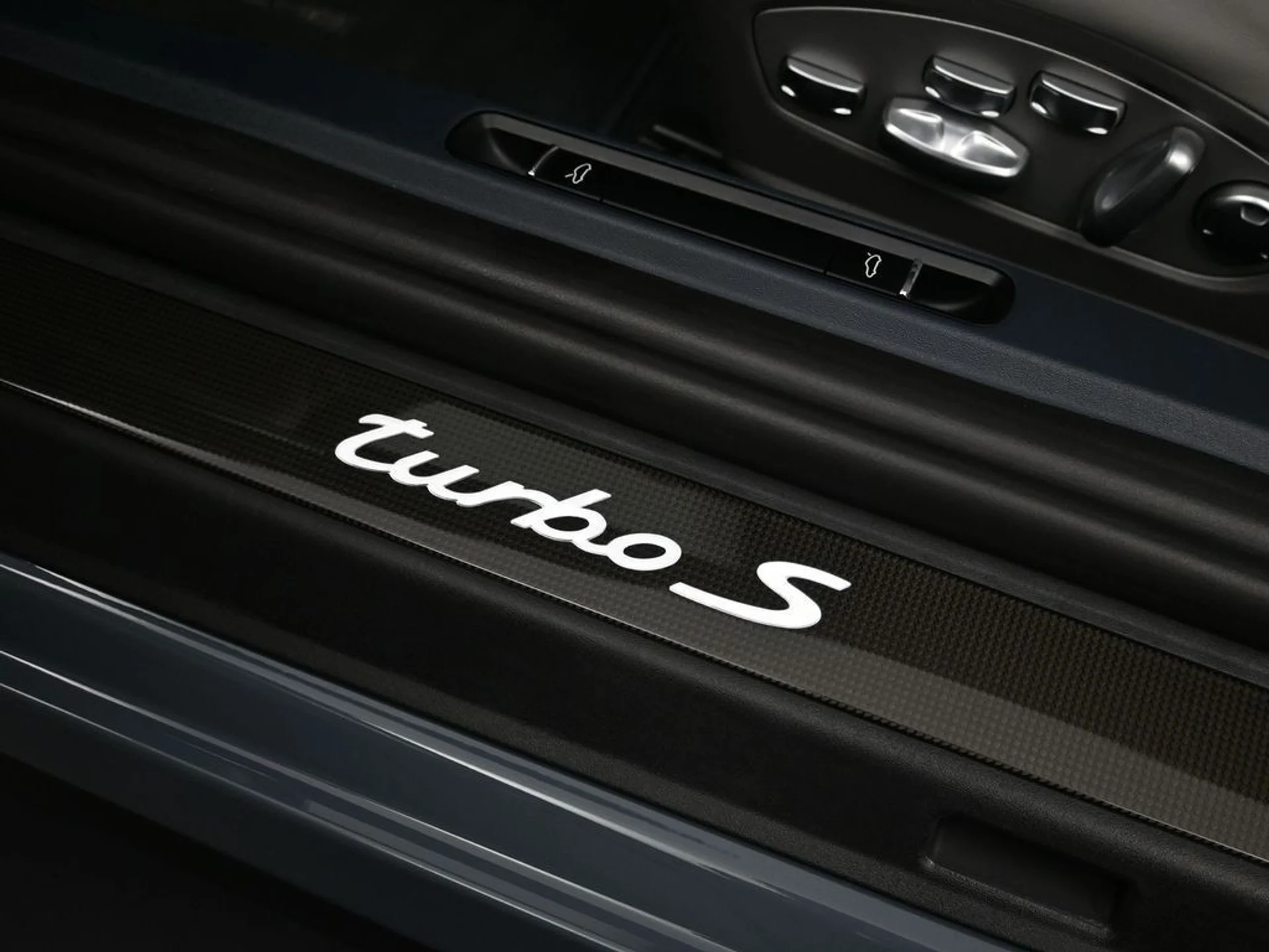 mph024_1182116537_d6bf0a16eaed2fd1ecc141579eab90eax_c08d301bc6