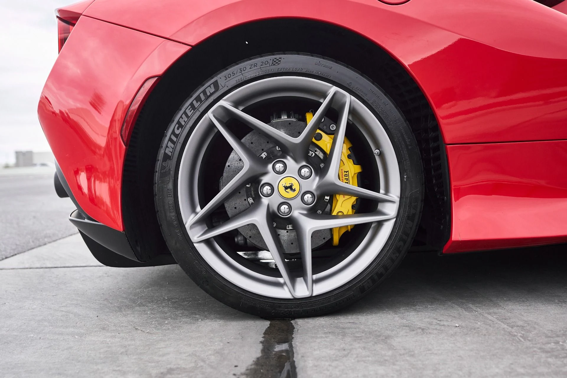 mph024_1188651865_Used_2020_Ferrari_F8_Tributo_Base_1761597631_e904fd1f3b